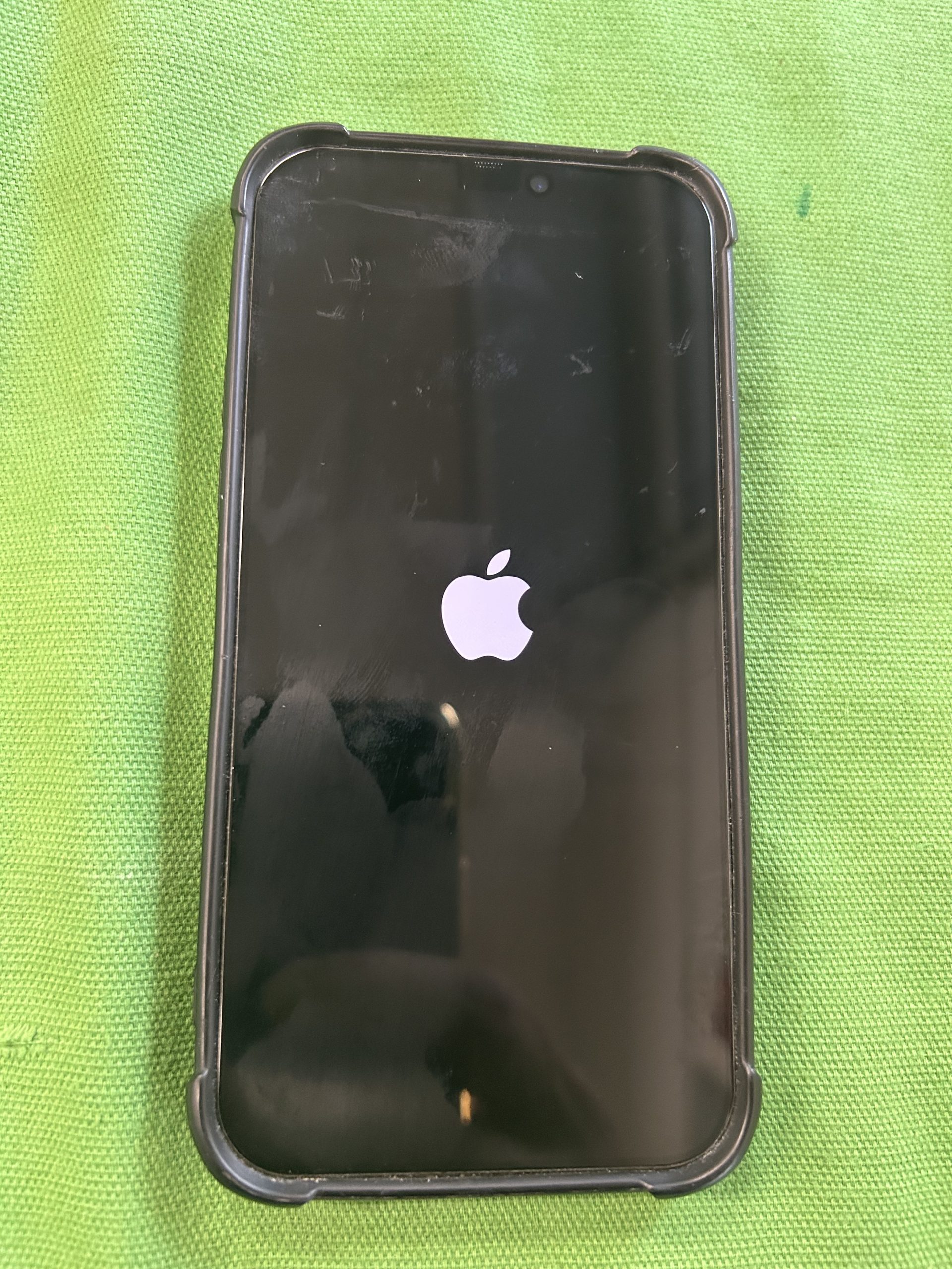 iPhone 12 PRO független mobiltelefon, kiemelt kép