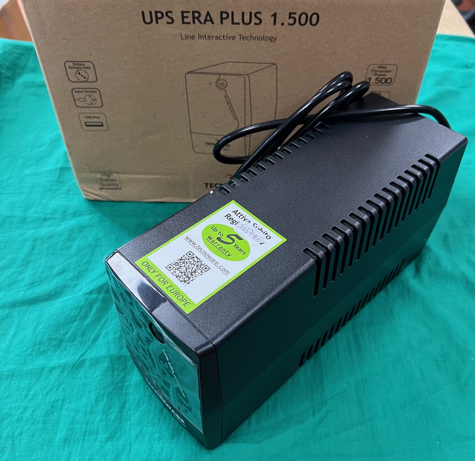 Új!Tecnoware Line-interaktív szünetmentes tápegység UPS 1500VA, kiemelt kép