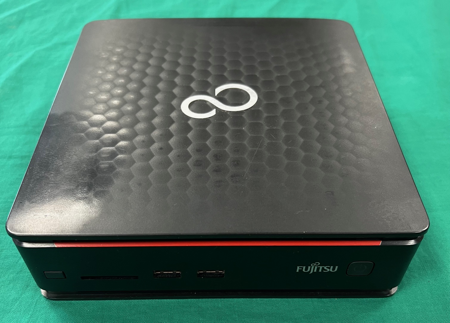 Fujitsu Esprimo Q920 Mini PC i5/8GB/240GB, kiemelt kép