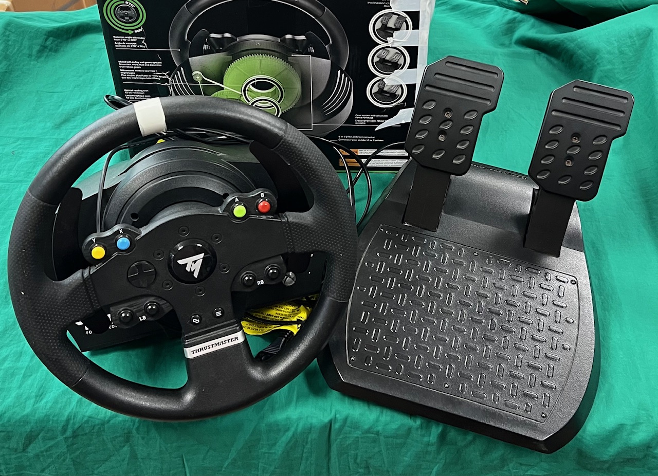 Thrustmaster TMX Force Feedback Kormány- és Pedálkészlet, kiemelt kép