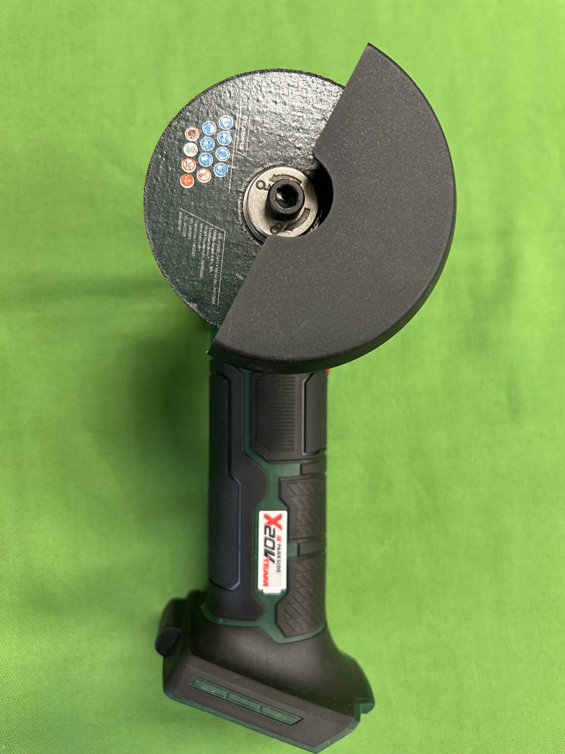 ÚJ! PARKSIDE akkumulátoros sarokcsiszoló géptest PWSAM 20 LI C2, kiemelt kép