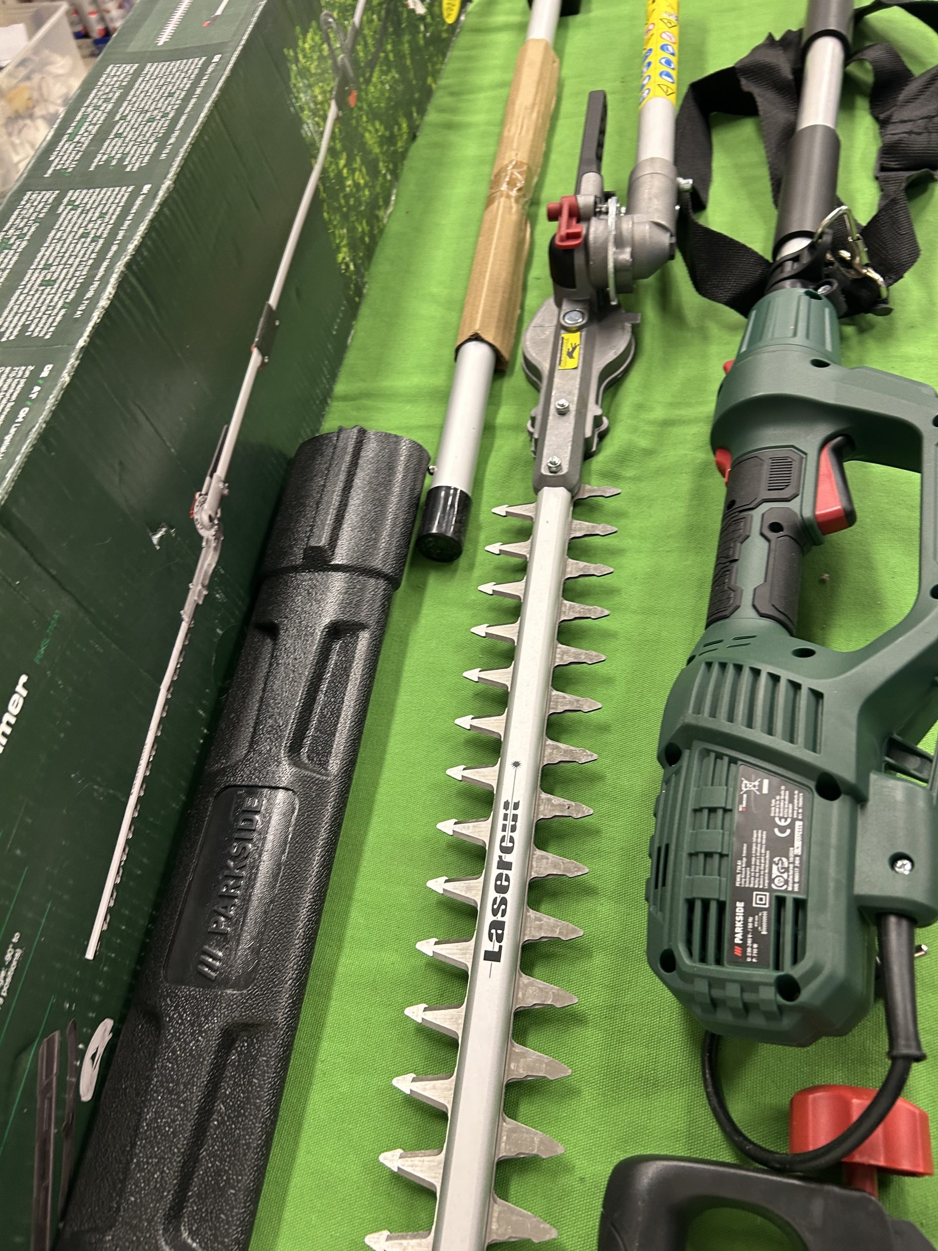 ÚJ! PARKSIDE Elektromos sövényvágó PHSL 710 A1, kiemelt kép