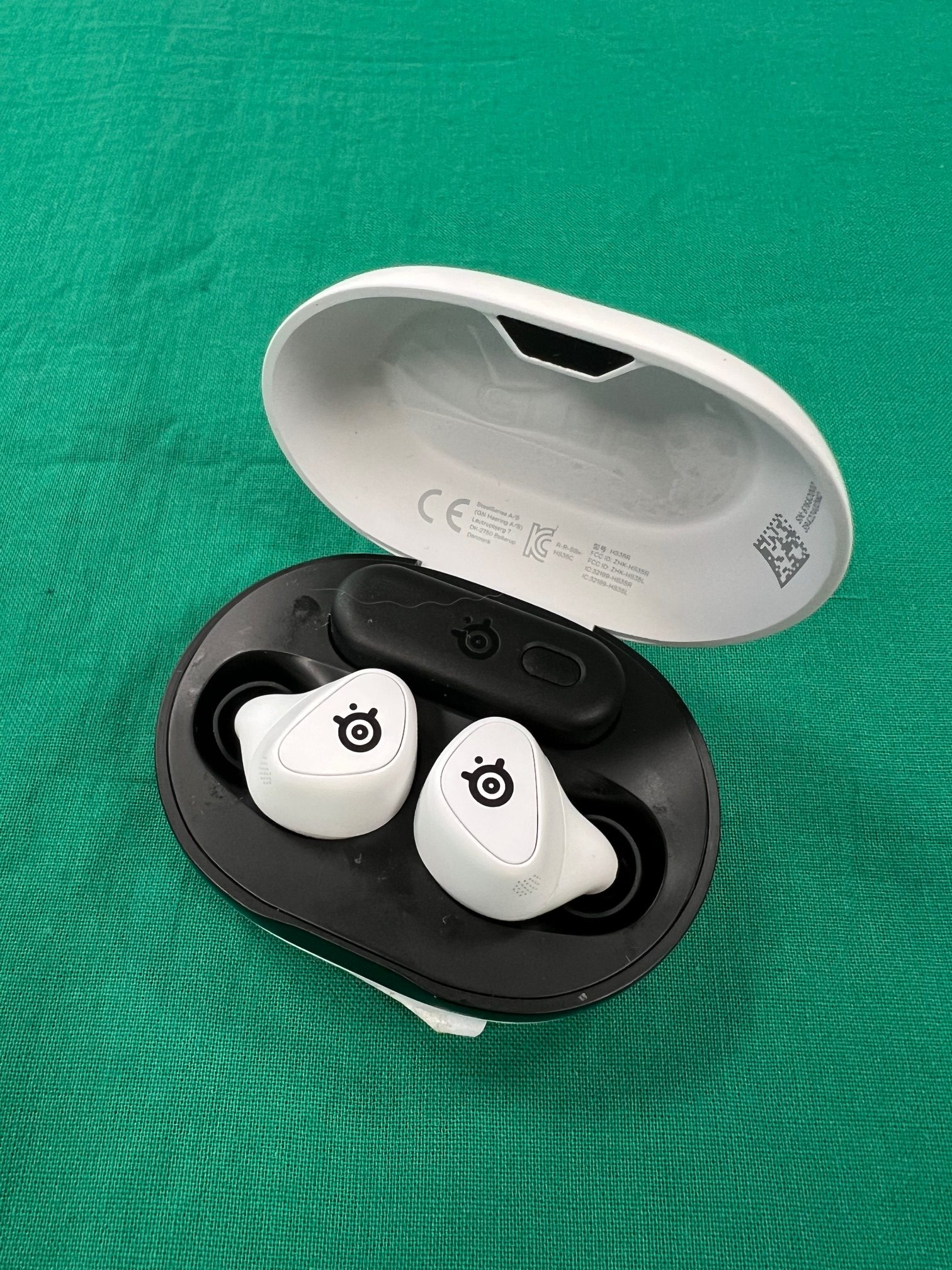 Steelseries Arctis Gamebuds (Playstation) Gamer vezeték nélküli fülhallgató, kiemelt kép