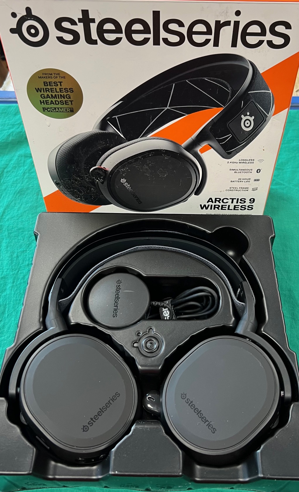 SteelSeries vezeték nélküli fejhallgató Arctis 9, kiemelt kép