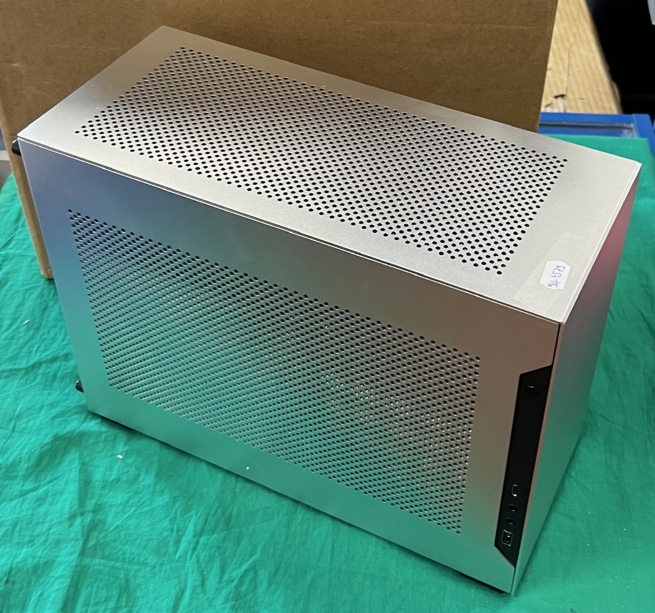 Új! Számítógép ház Lian Li A4-H2O X4, Ezüst, kiemelt kép