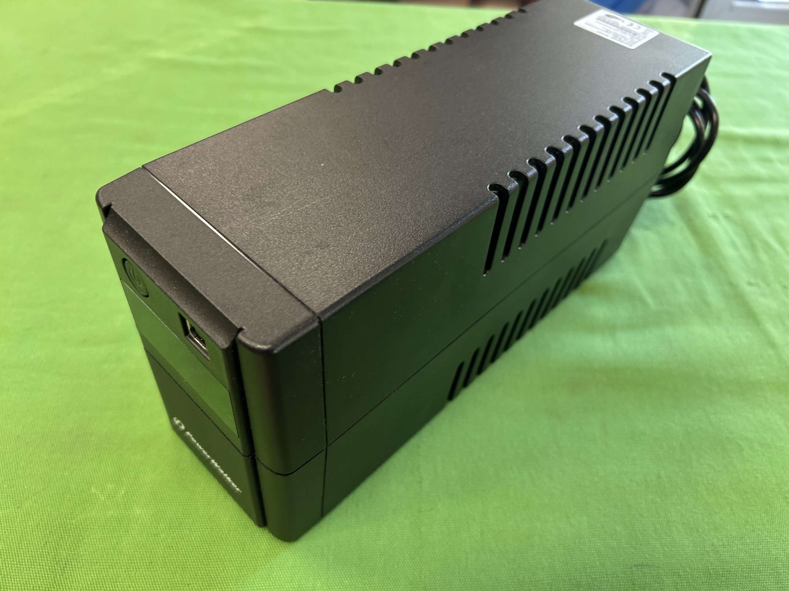 Power Walker VI 850 SHL Szünetmentes Tápegység - 850 VA / 480 W, kiemelt kép