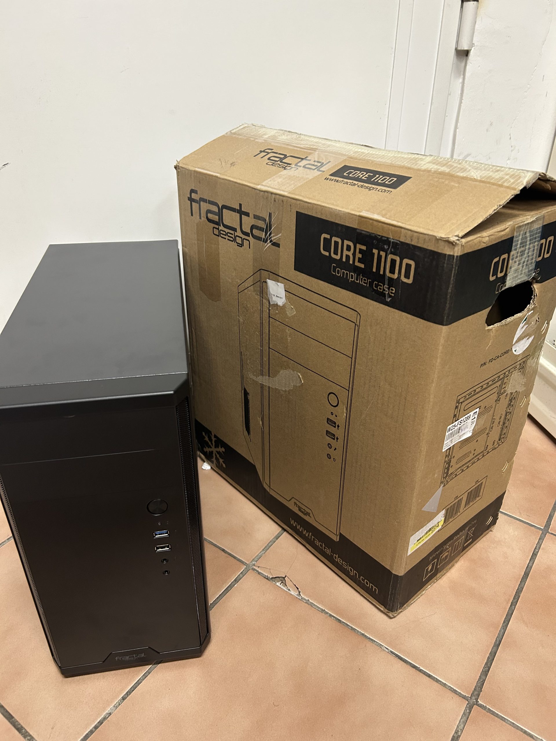 Fractal Core 1100 pc ház, számítógép ház, kiemelt kép