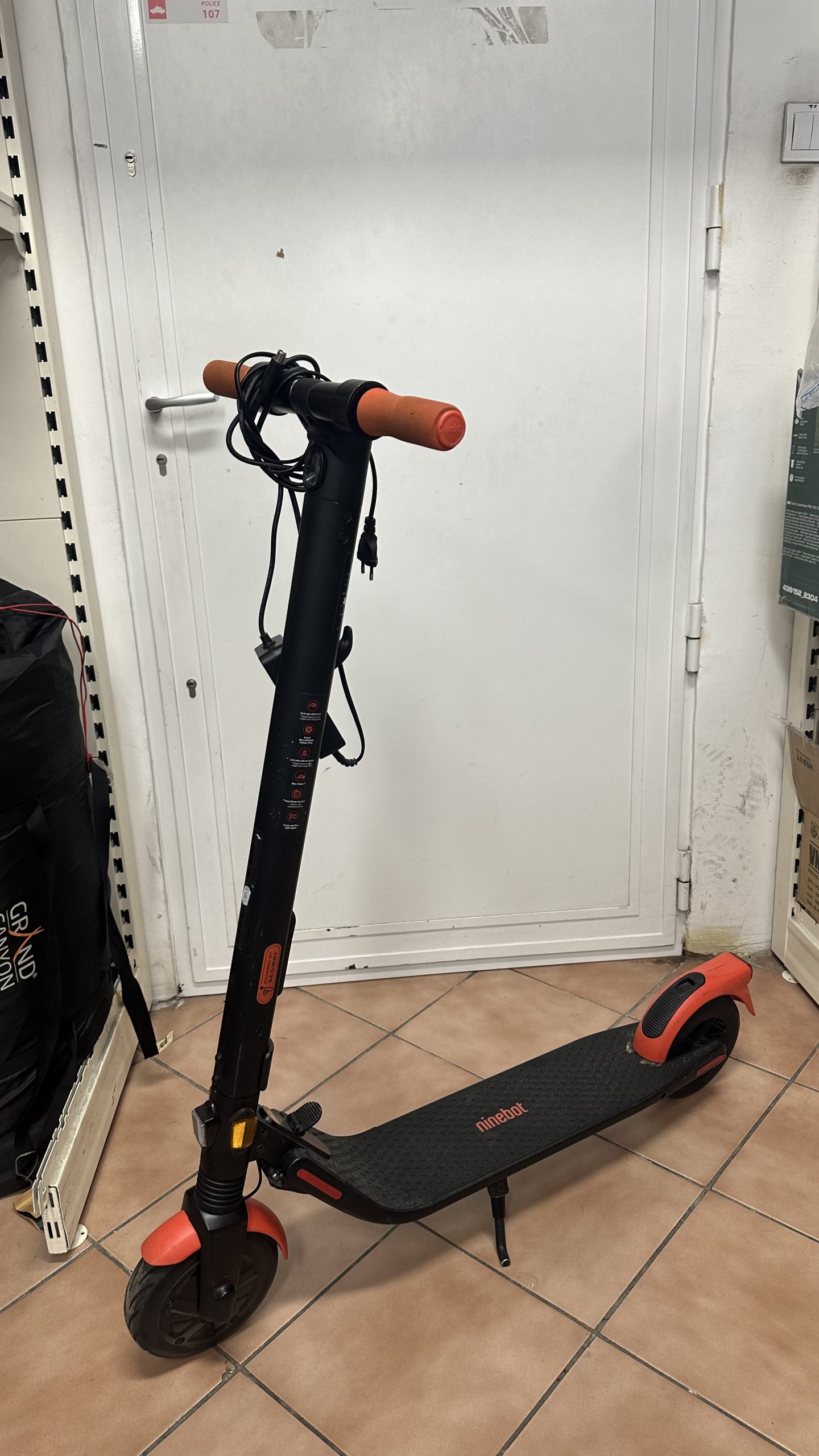Segway elektromos roller KickScooter ES1, kiemelt kép
