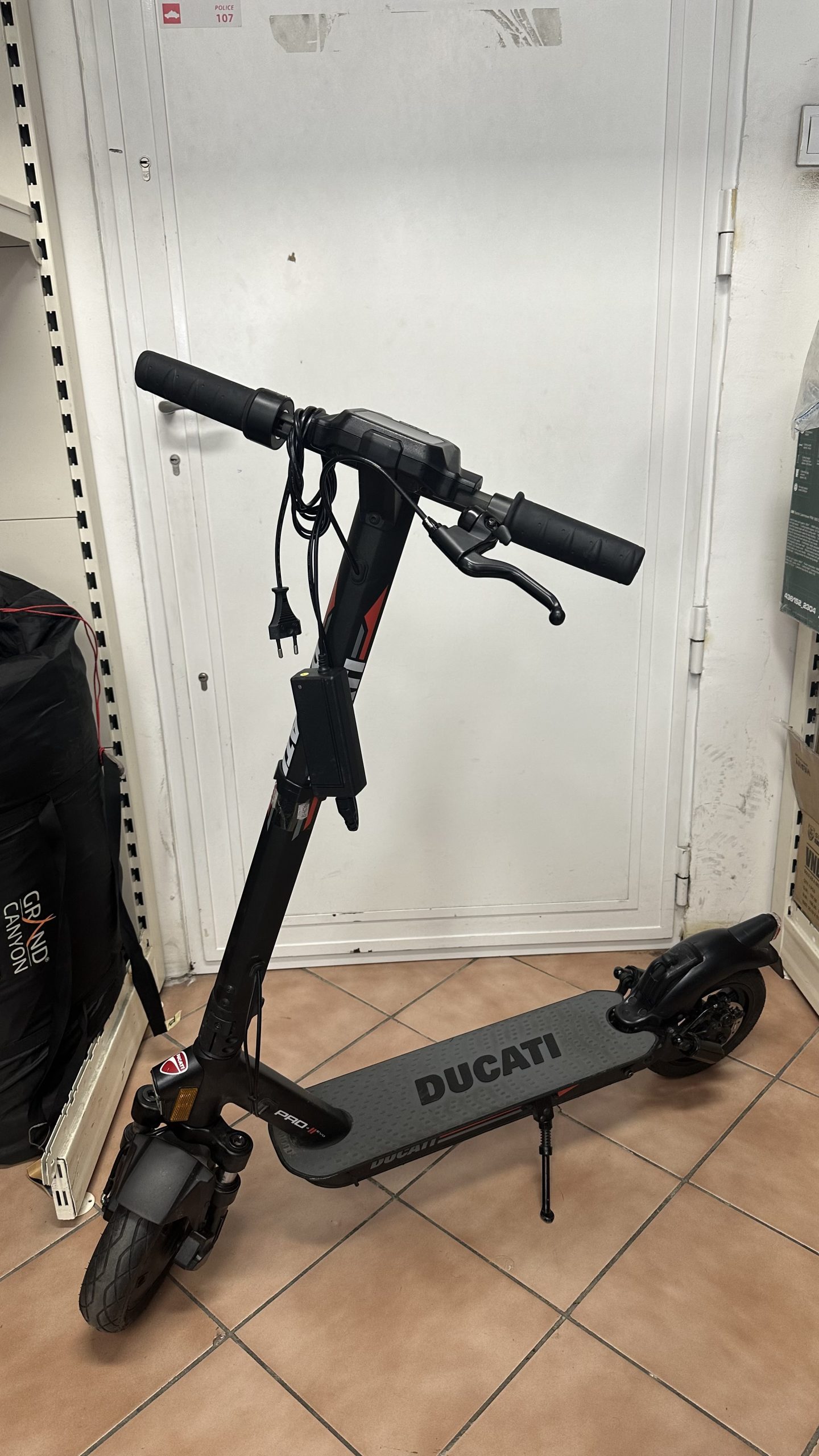 Ducati Pro 2 EVO elektromos roller, kiemelt kép