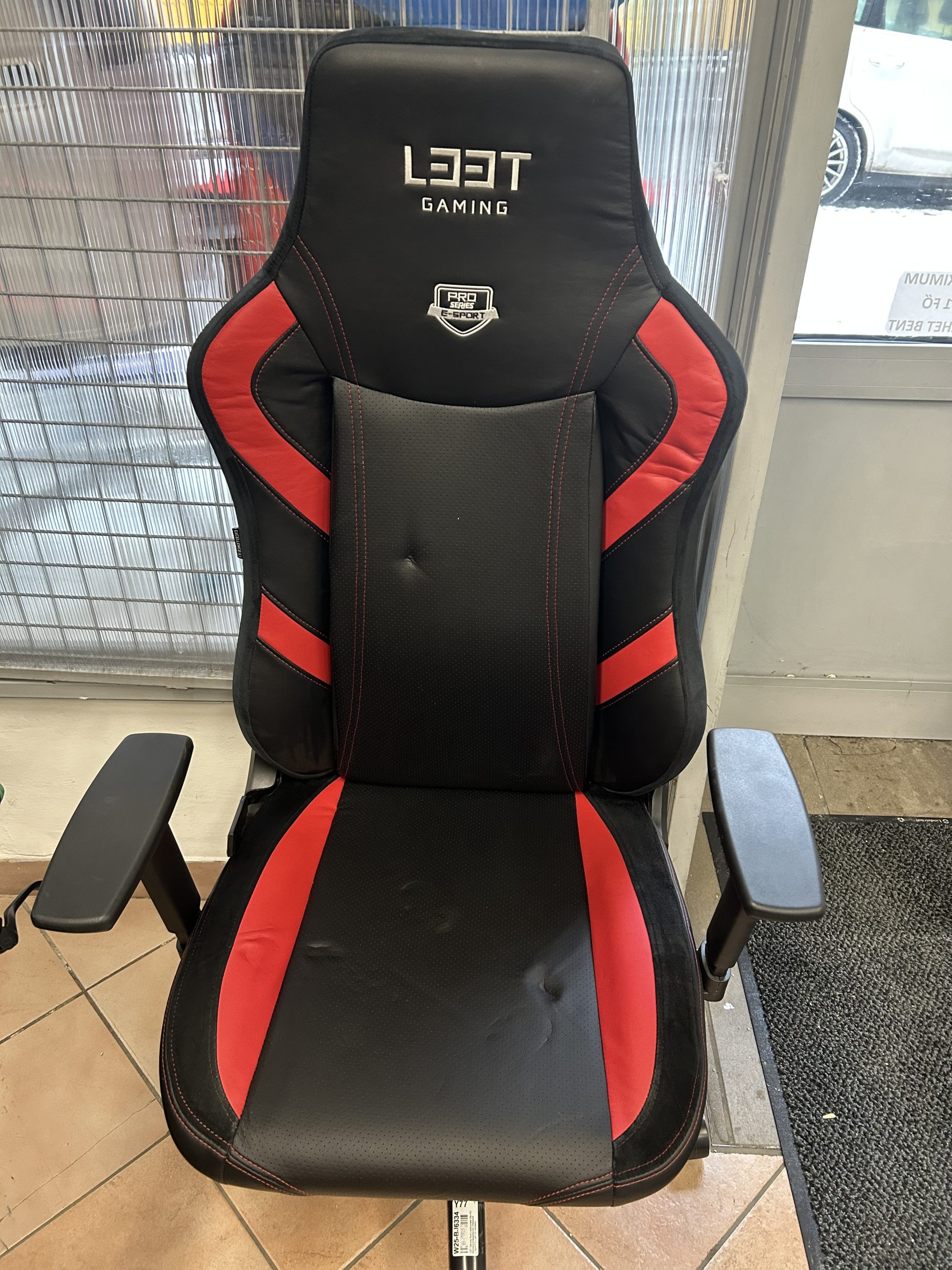 L33T GAMING E-SPORT PRO EXCELLENCE professzionális gamer szék, kiemelt kép