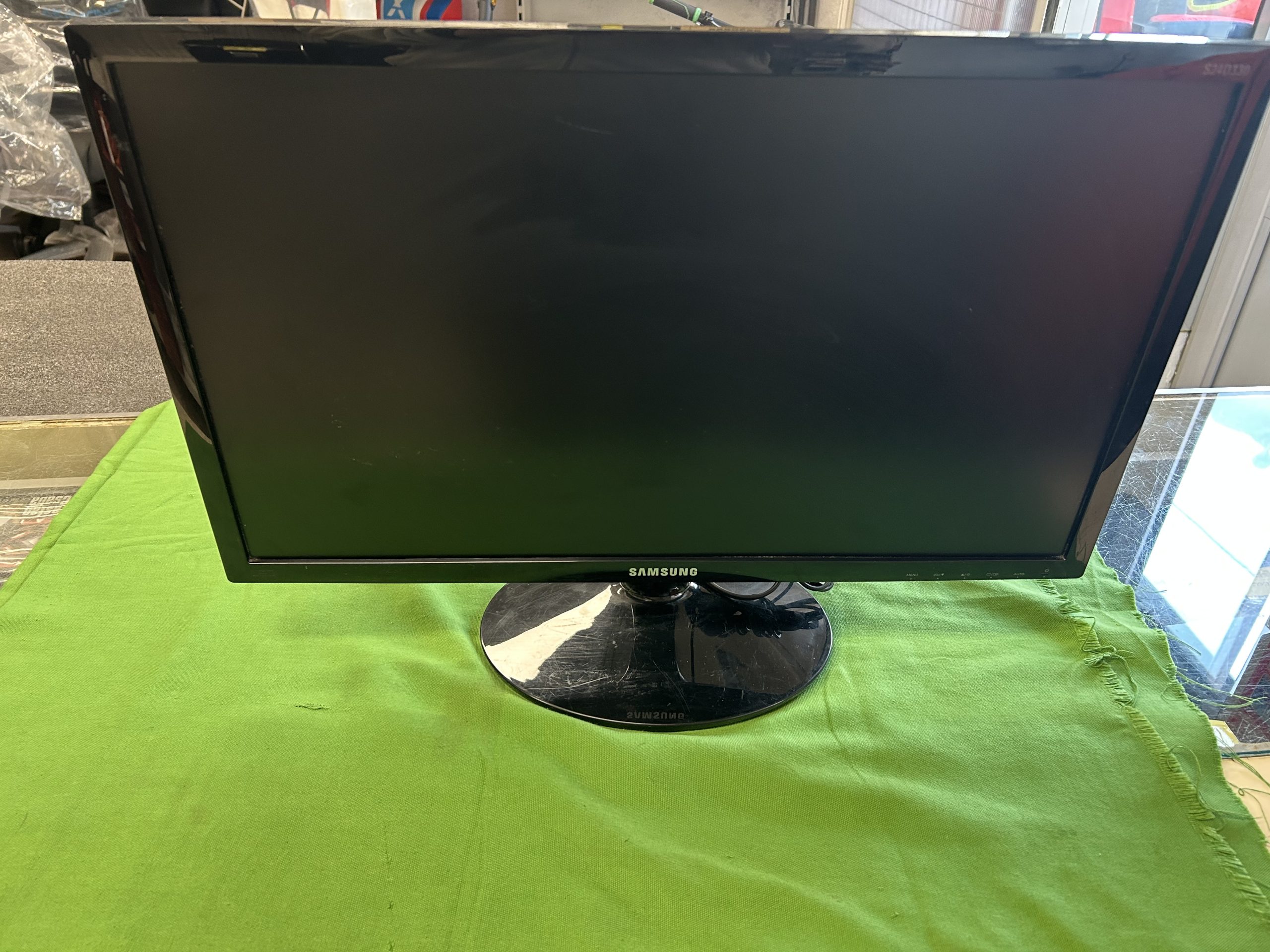 Samsung S24D330H 24" FULL HD Monitor, kiemelt kép