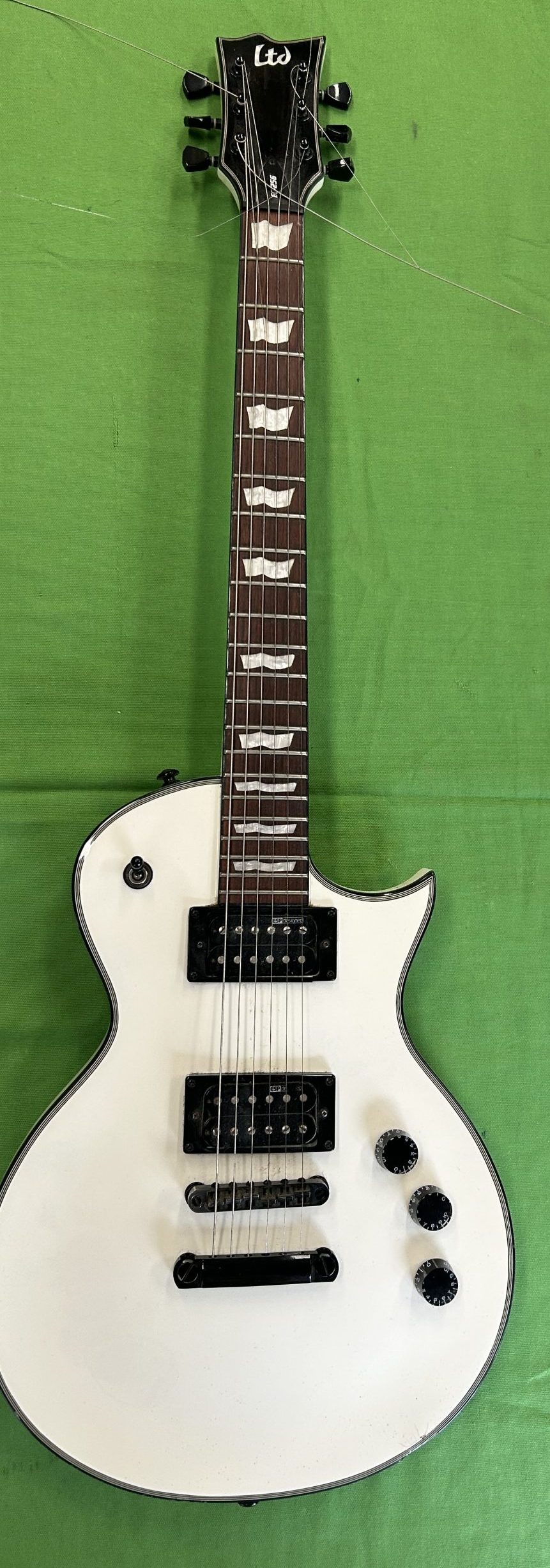 LTD/ESP EC-256 SW elektromos gitár, kiemelt kép