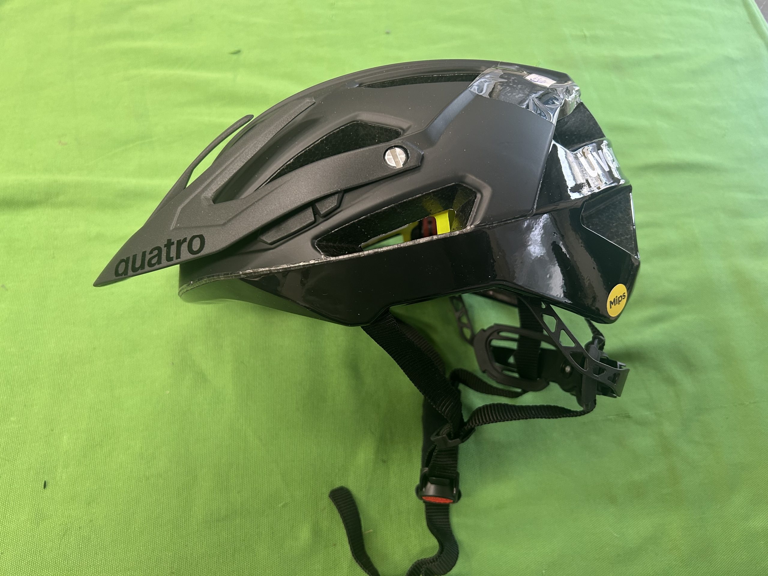 Uvex Quatro  52-57cm kerékpáros sisak, kiemelt kép