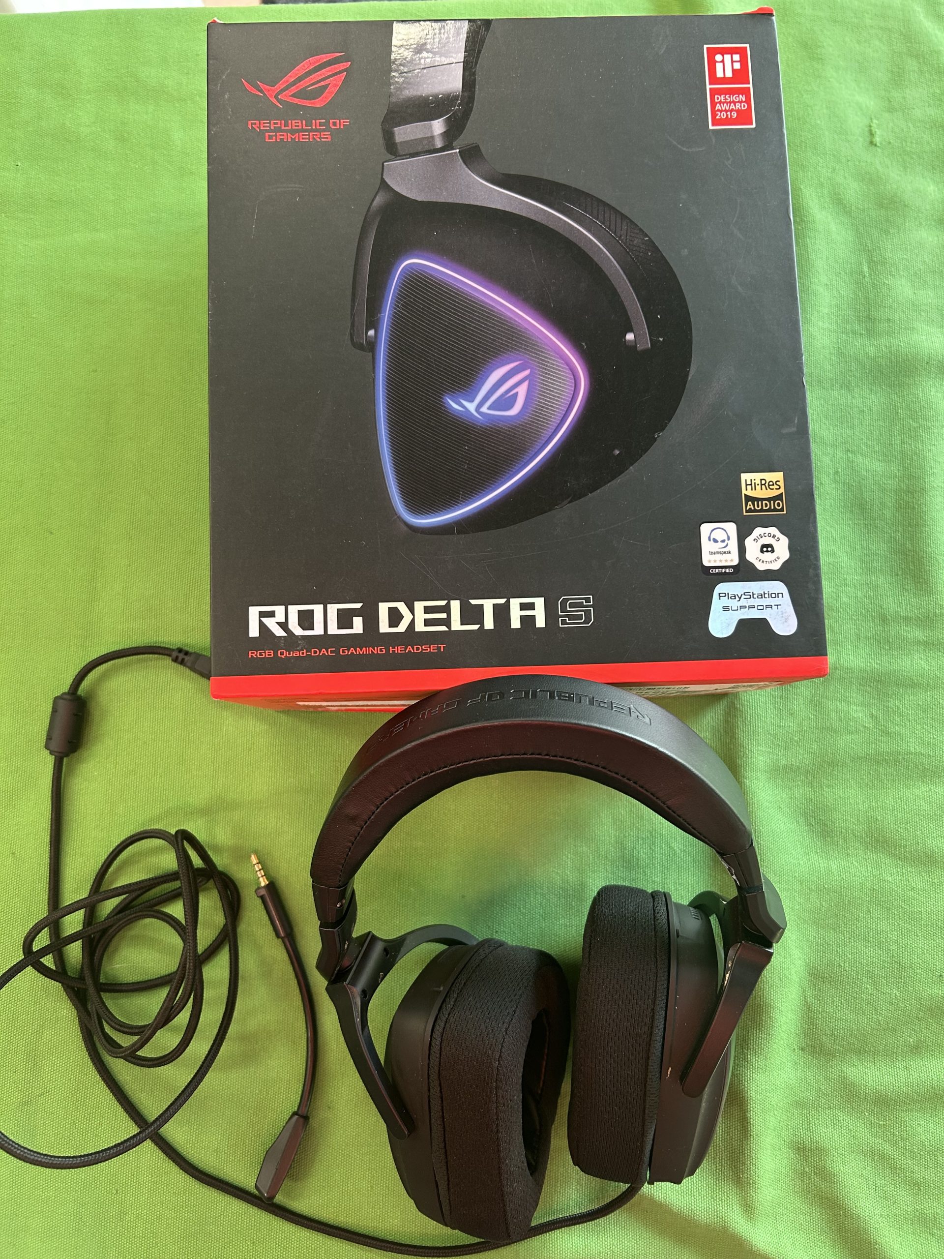 ROG DElat S vezetékes gamer fejhallgató, kiemelt kép