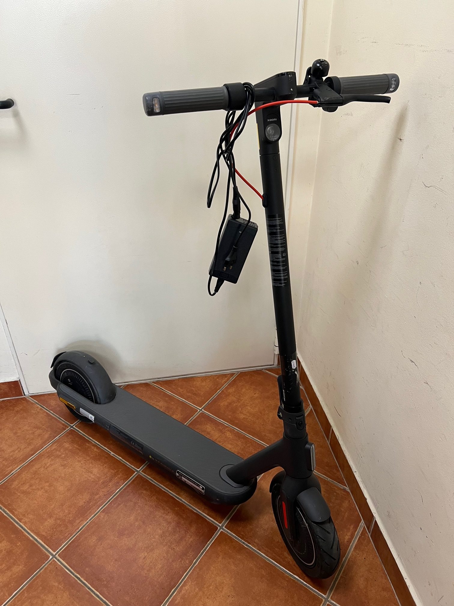 Xiaomi Electric Scooter 4 Pro Plus elektromos roller 20km/h, kiemelt kép