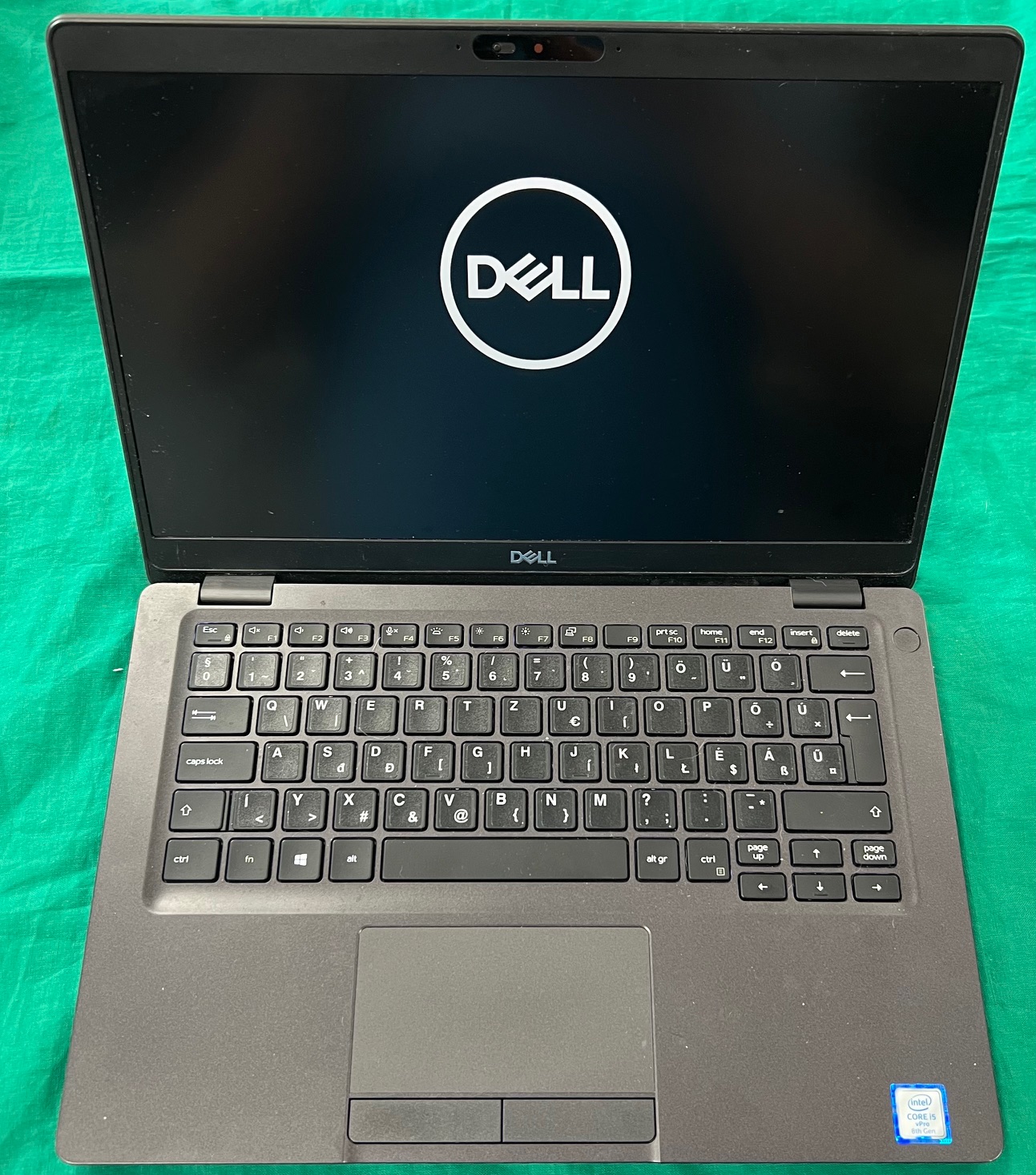 Dell Latitude 5300 laptop, kiemelt kép