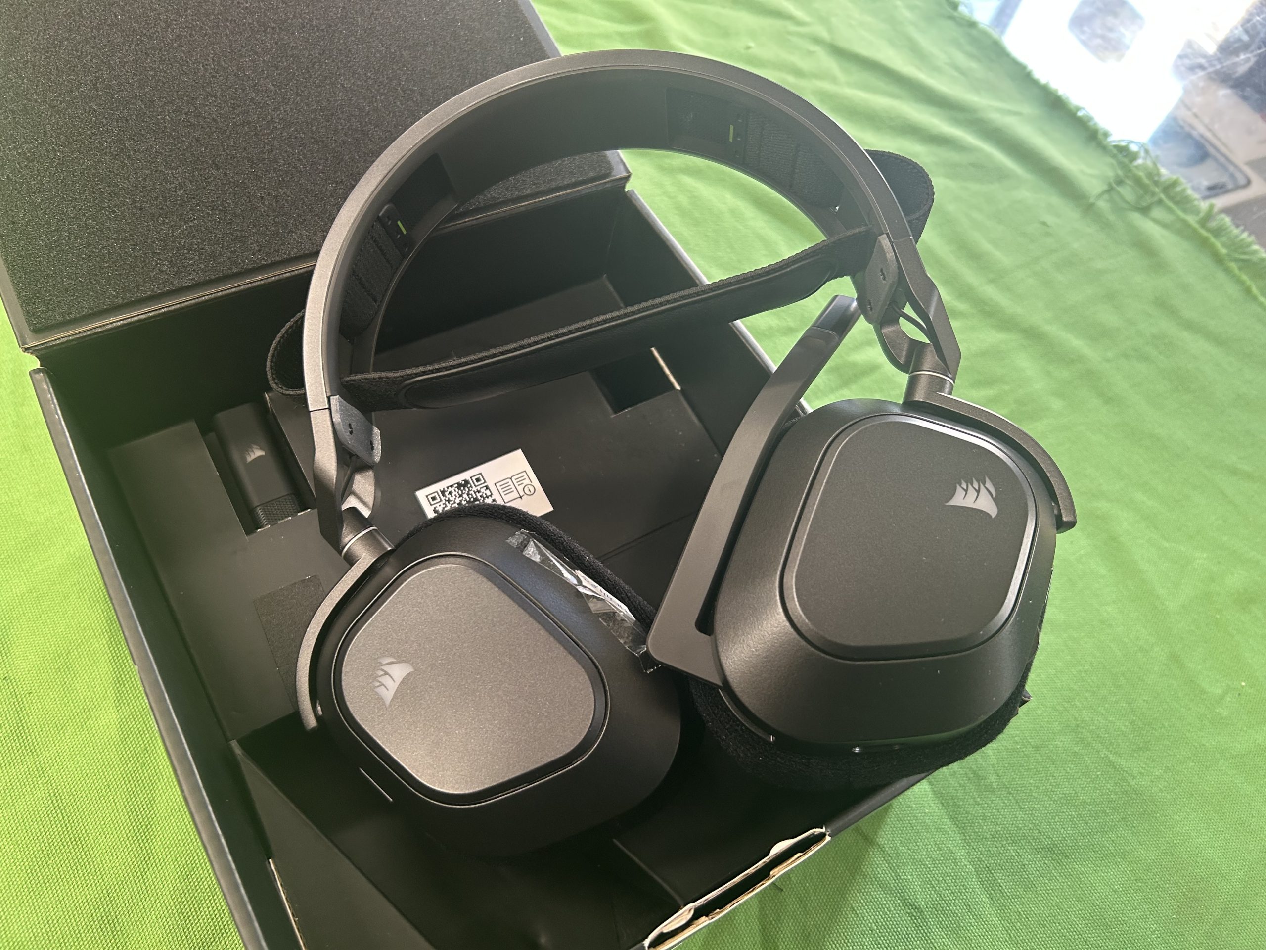 Újszerű Corsair HS80 MAX gamer vezeték nélküli fejhallgató, kiemelt kép