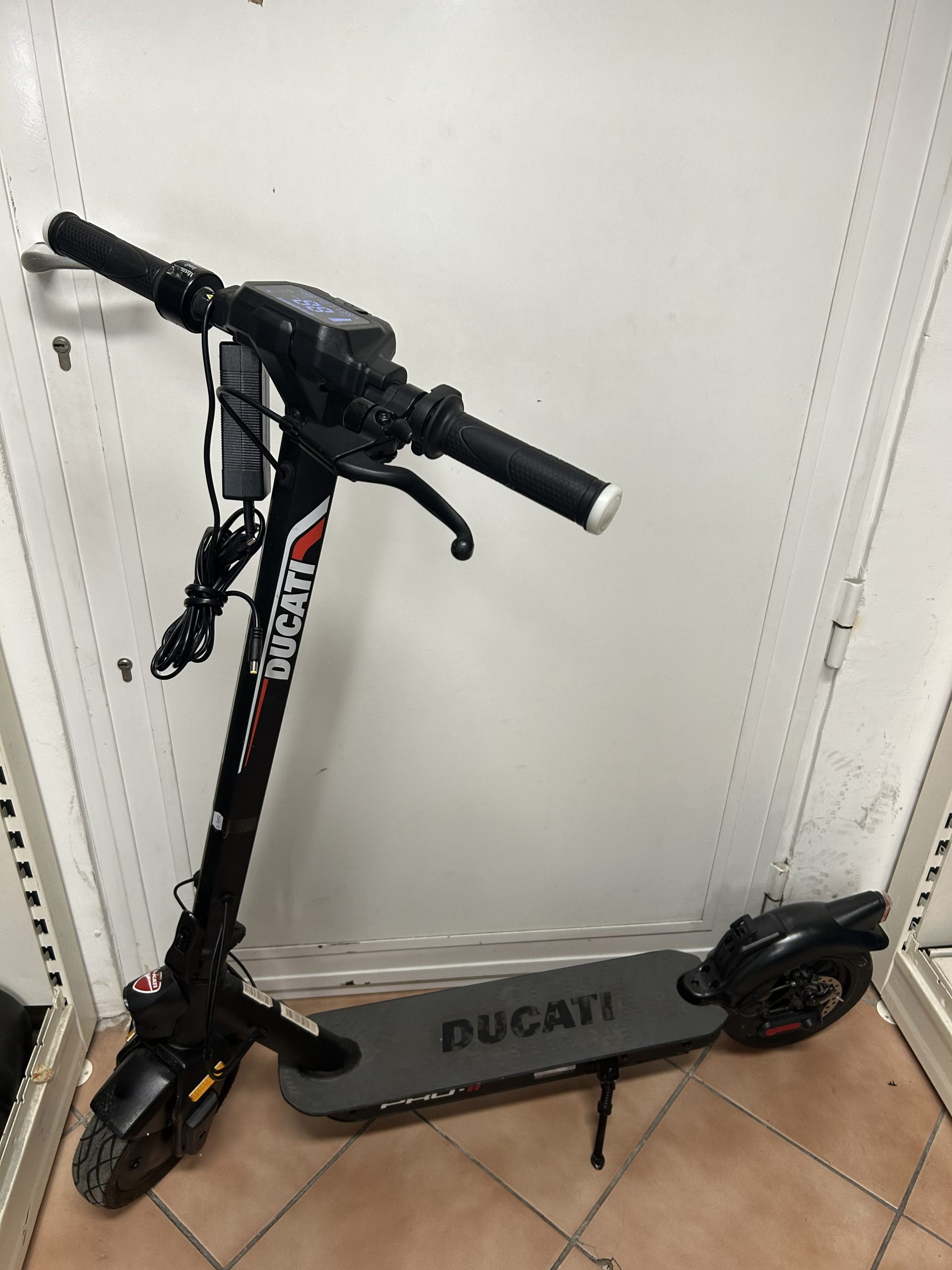 Ducati Pro-II Plus roller index,  25 km/h, 350w eladó, kiemelt kép