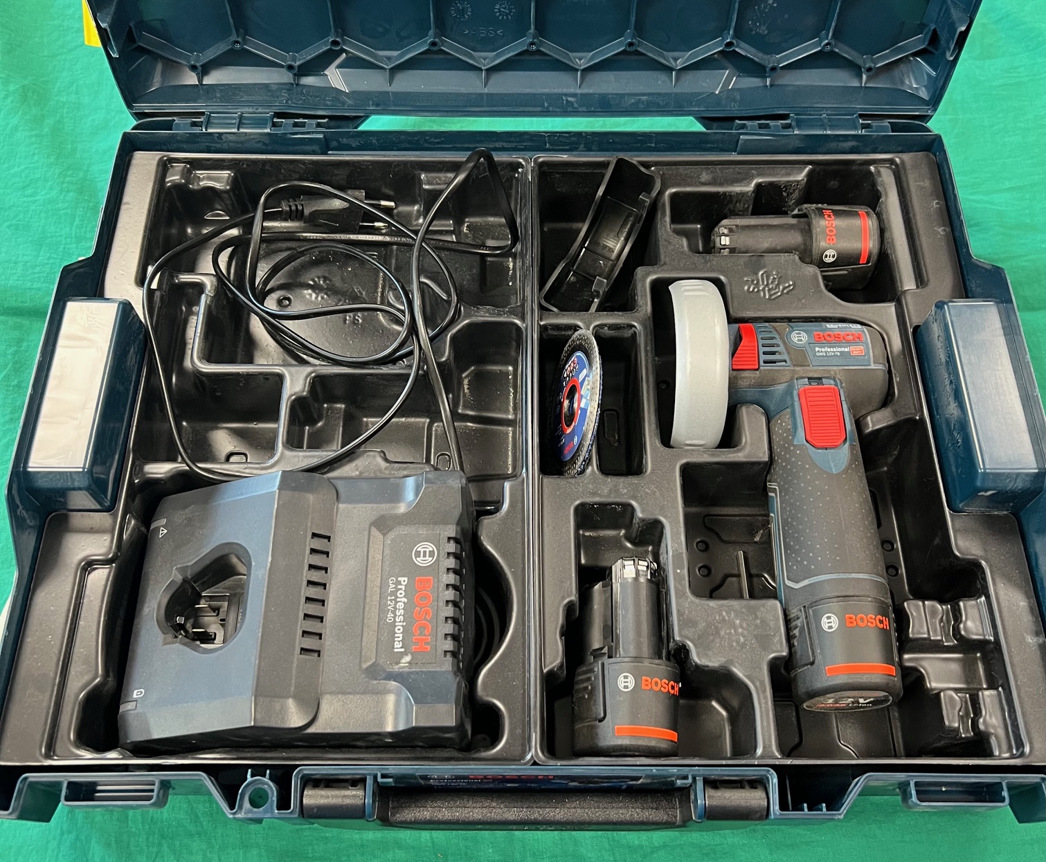 Bosch GWS-12-76 mini sarokcsiszoló, kiemelt kép