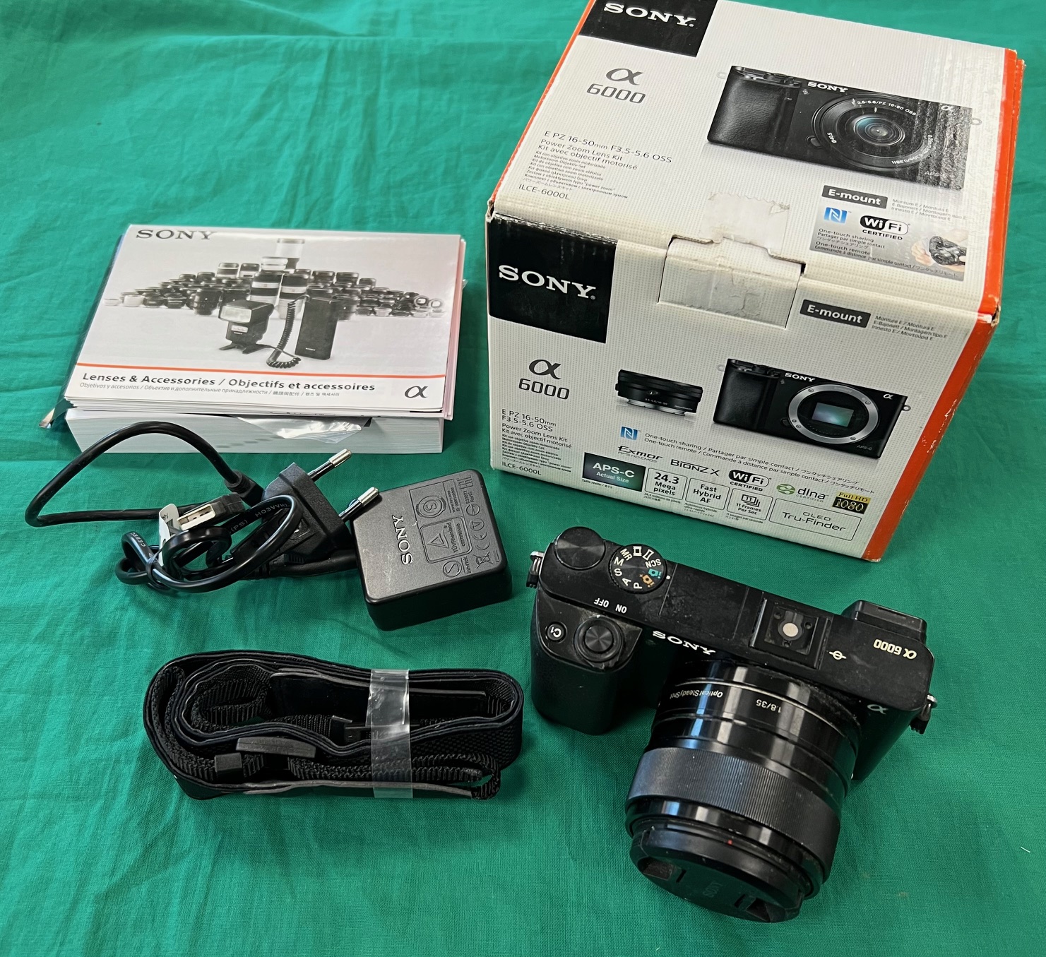 Sony Alpha 6000 + 16-50mm Black Digitális fényképezőgép, kiemelt kép