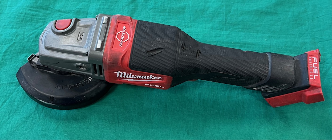 Milwaukee akkumulátoros sarokcsiszoló M18 FSAGF125XPDB, kiemelt kép
