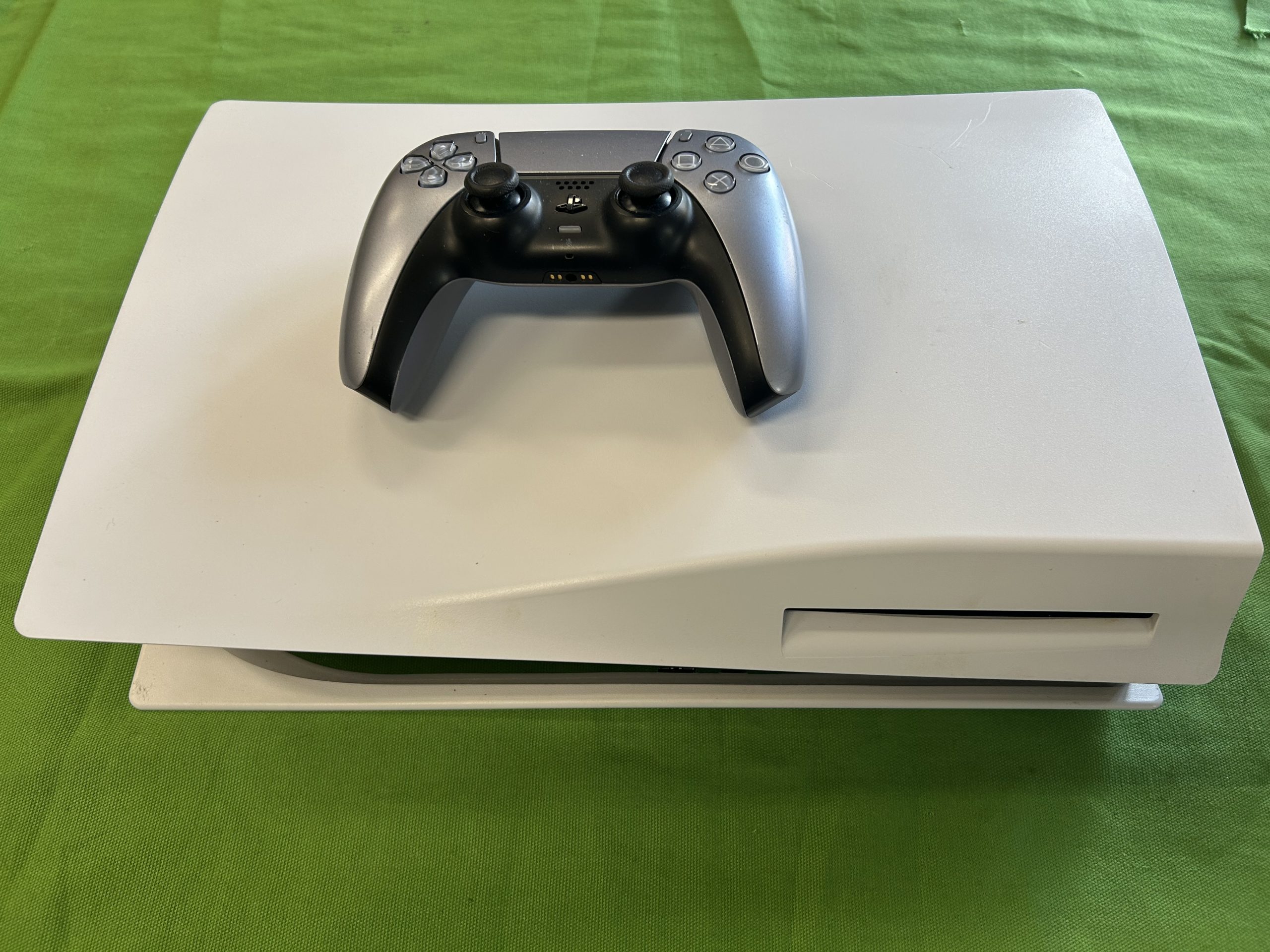 PS5 fat konzol, kiemelt kép
