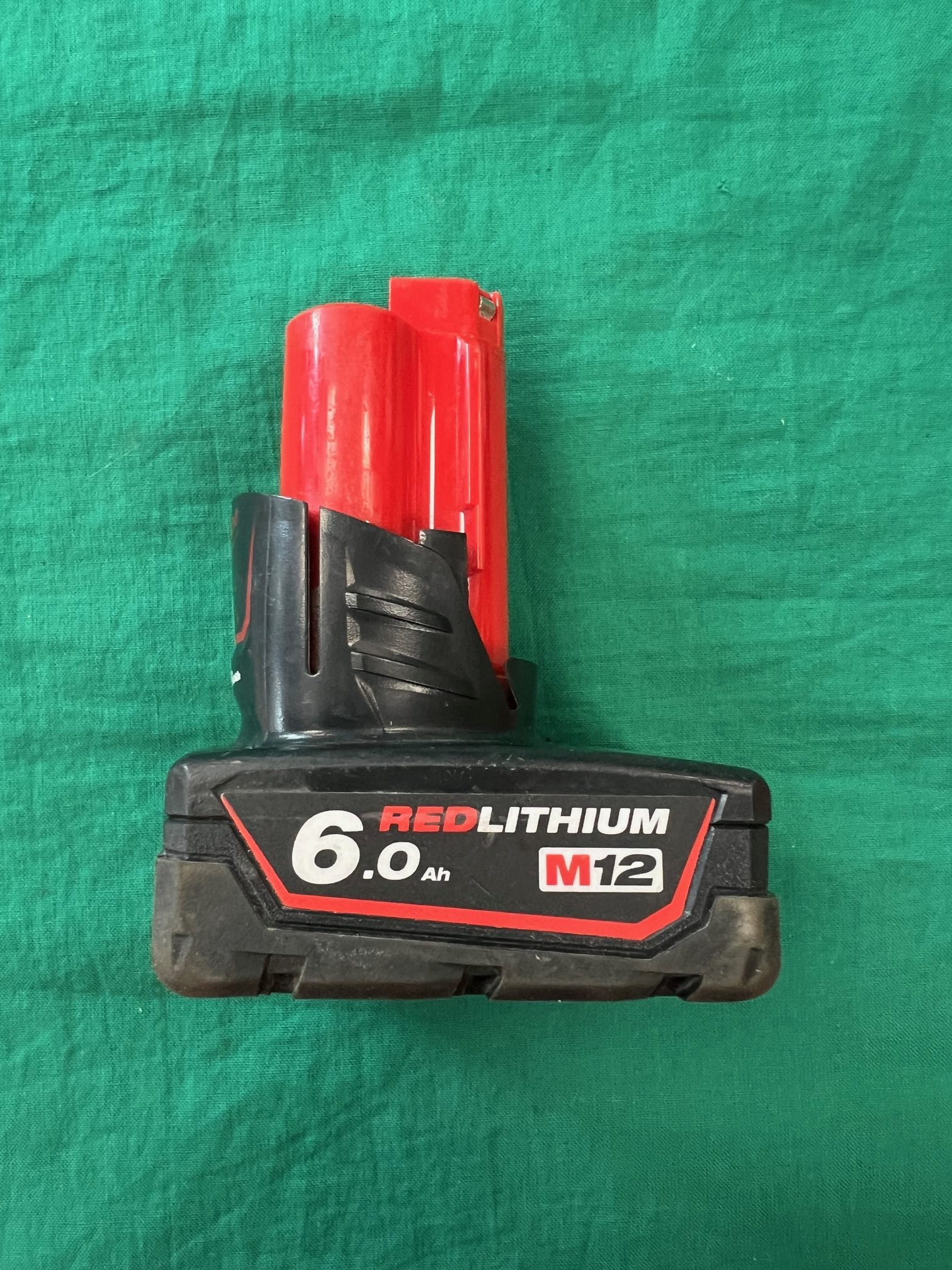 Milwaukee akkumulátor M12 6.0ah, kiemelt kép