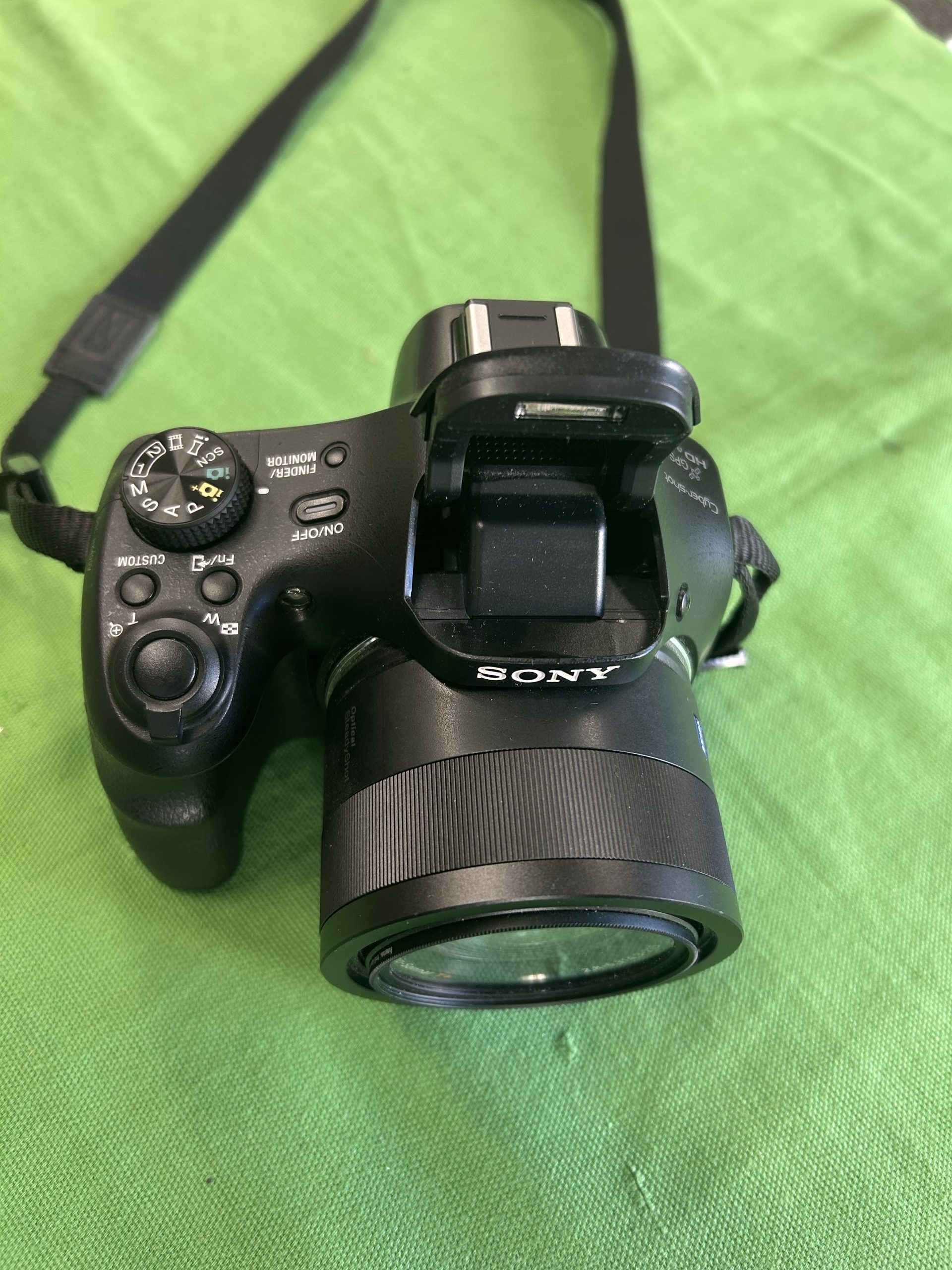 Sony Cyber-shot DSC-HX400 Digitális fényképezőgép, kiemelt kép