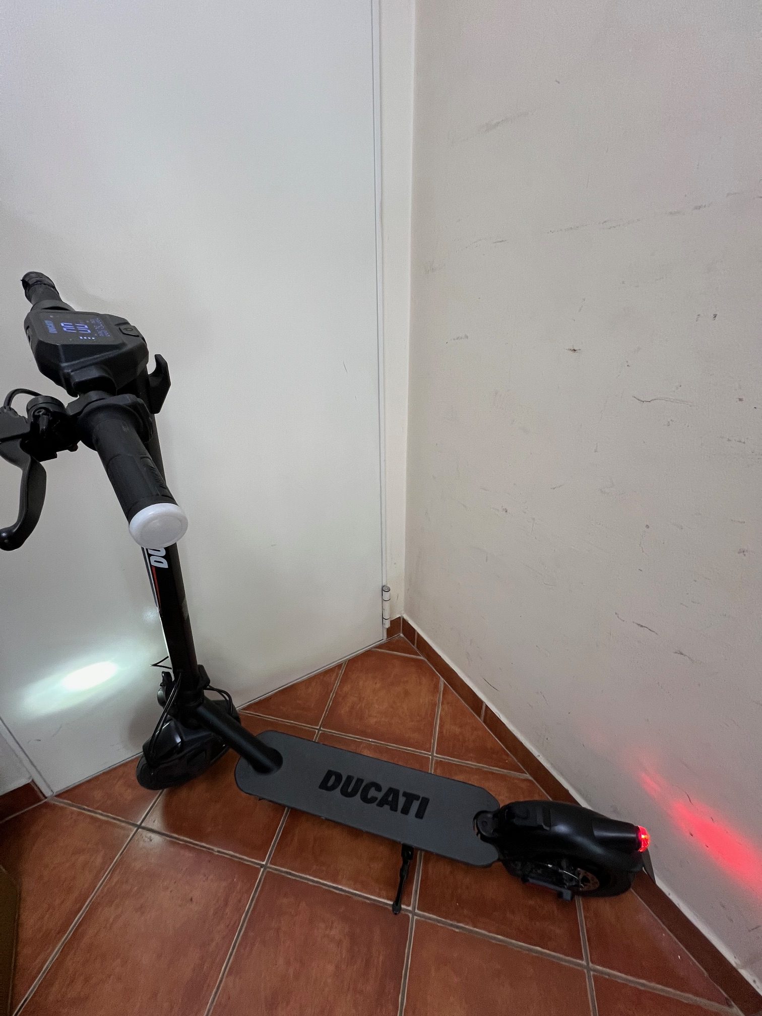 Ducati elektromos roller Pro-II, kiemelt kép