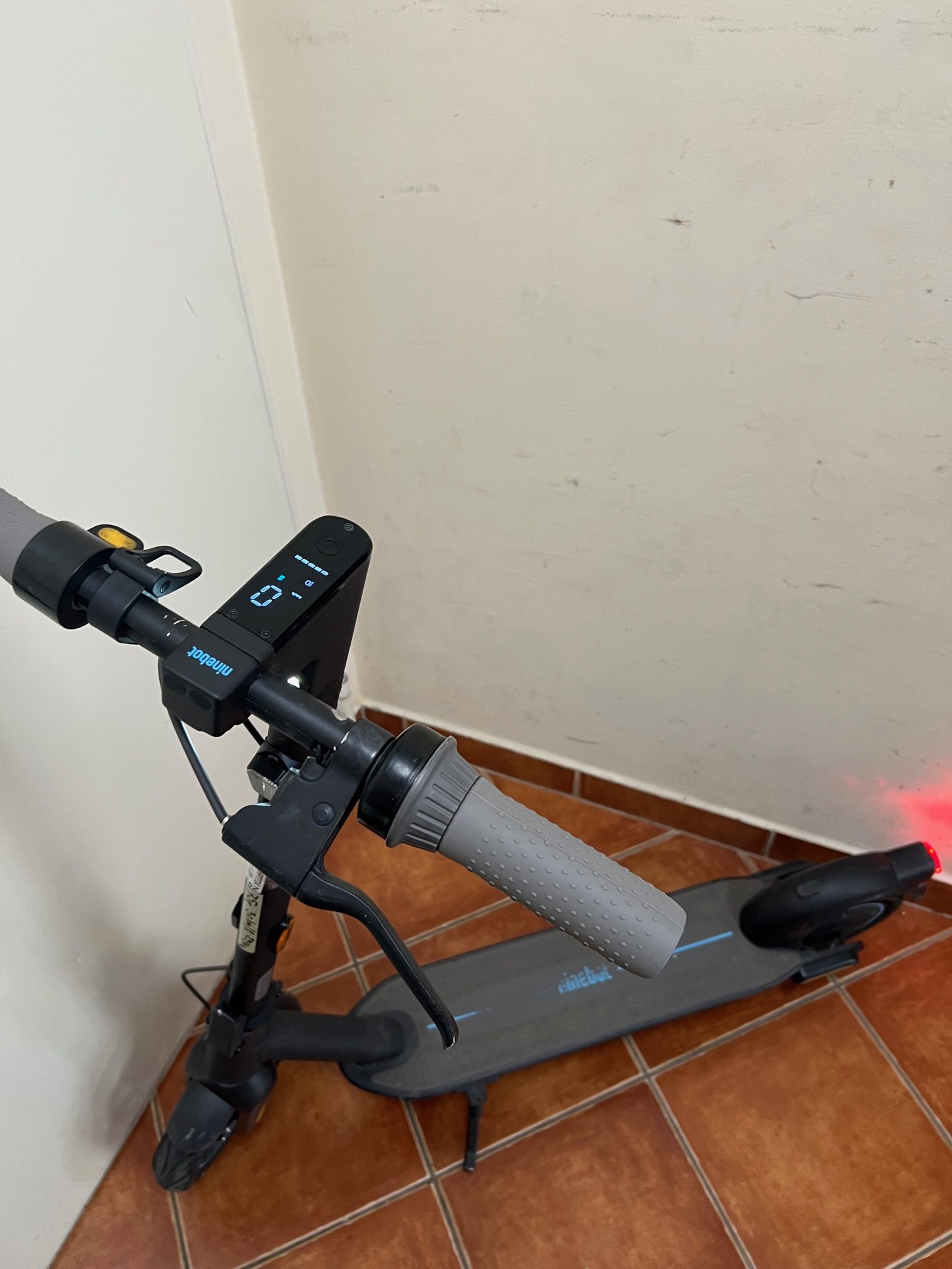 Ninebot Max G30D II 350W elektromos roller, kiemelt kép