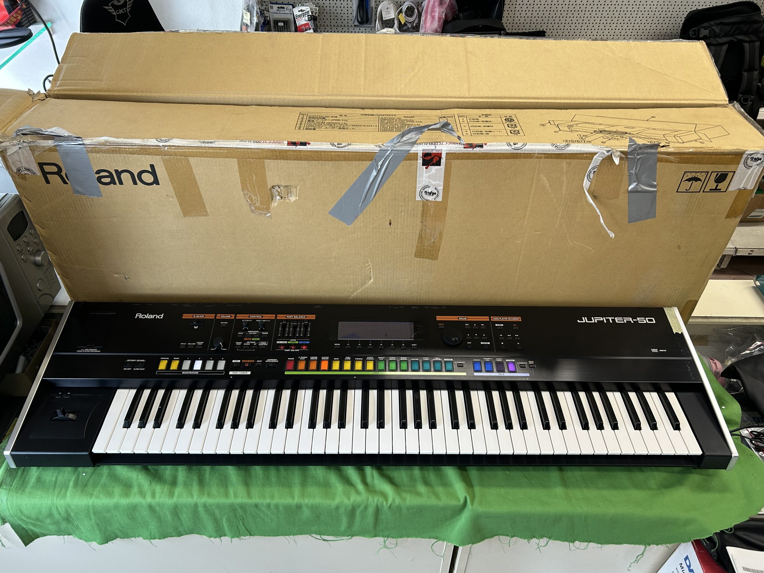 Roland Jupiter 50  76 billentyűs digitális szintetizátor, kiemelt kép