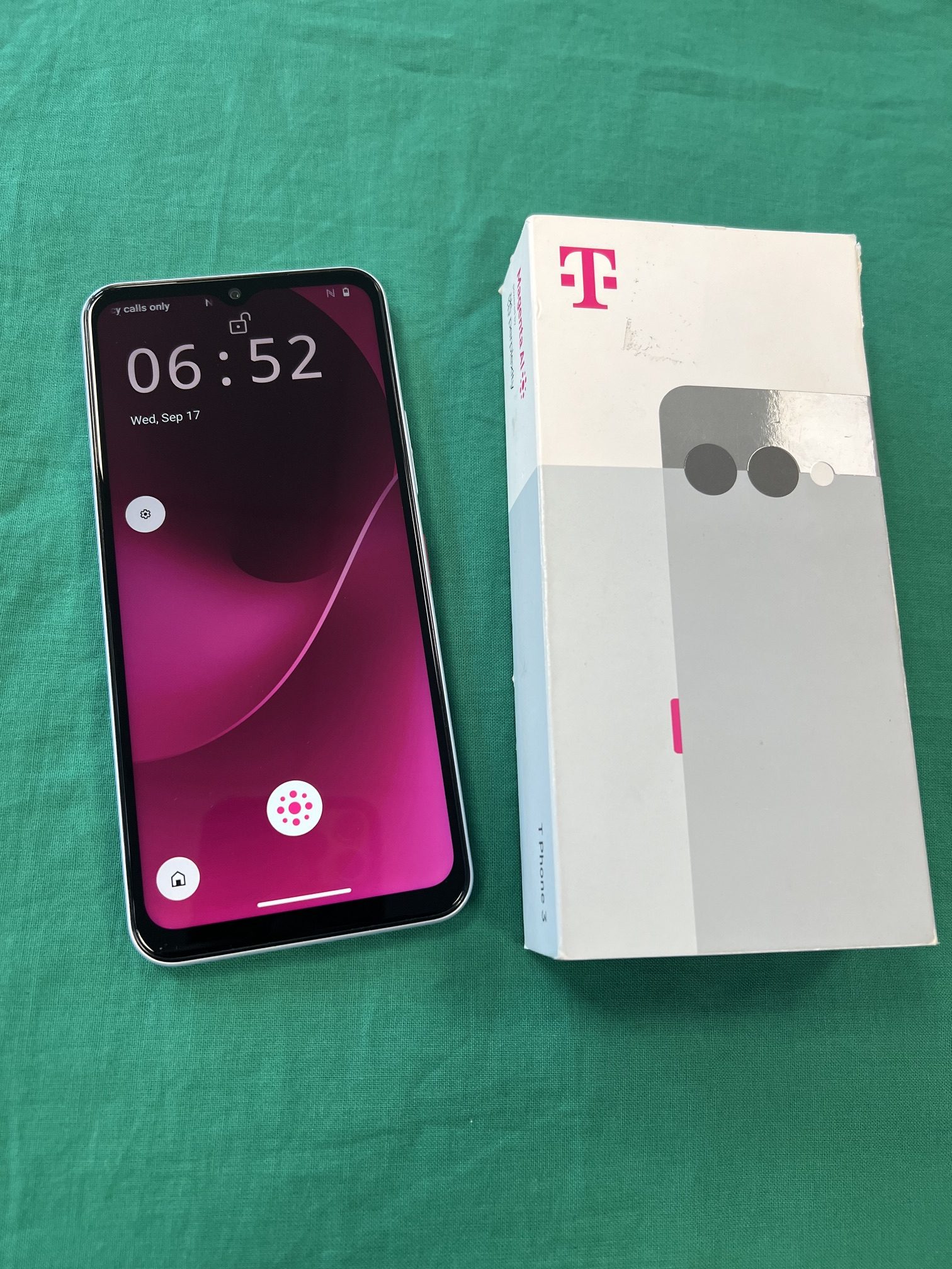 T Phone 3 5G 6 + 128 GB mobiltelefon, kiemelt kép