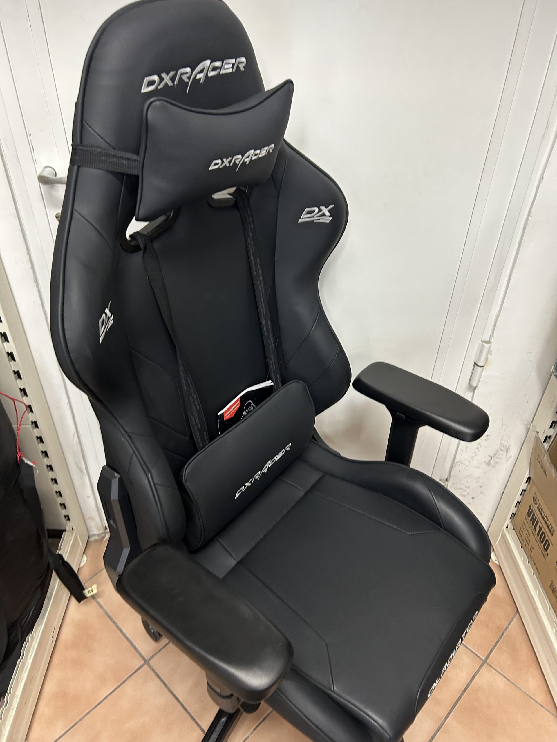 Új DXRacer Gladiator gamer szék, kiemelt kép