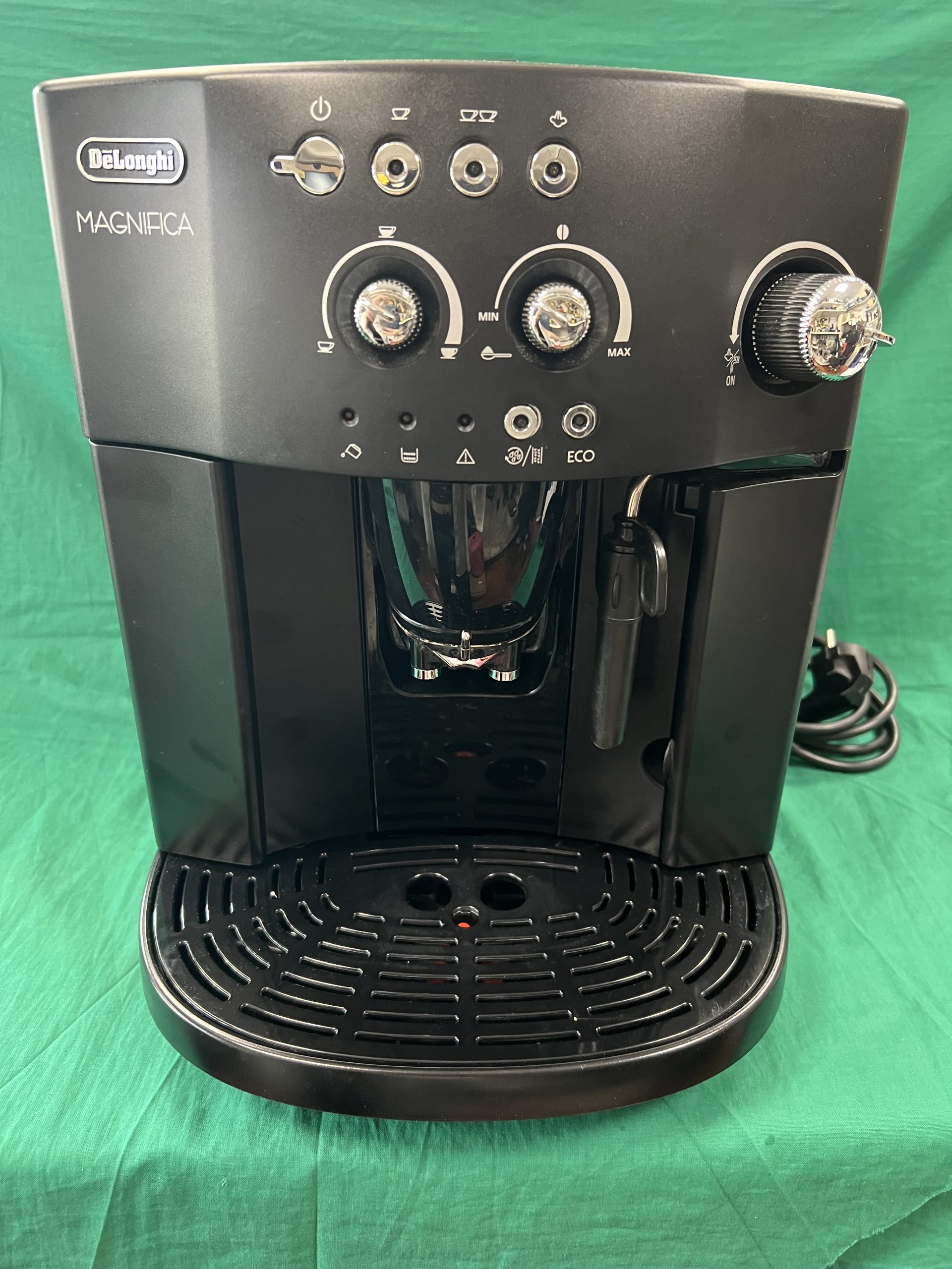 De'Longhi automata kávéfőző (ESAM 4000) Magnifica, kiemelt kép
