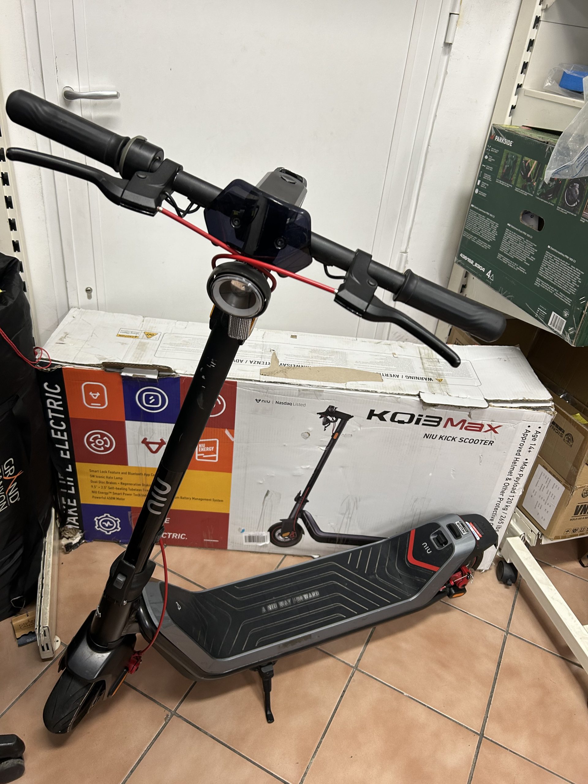 NIU KQi3 MAX elektromos roller 22 km/h, kiemelt kép