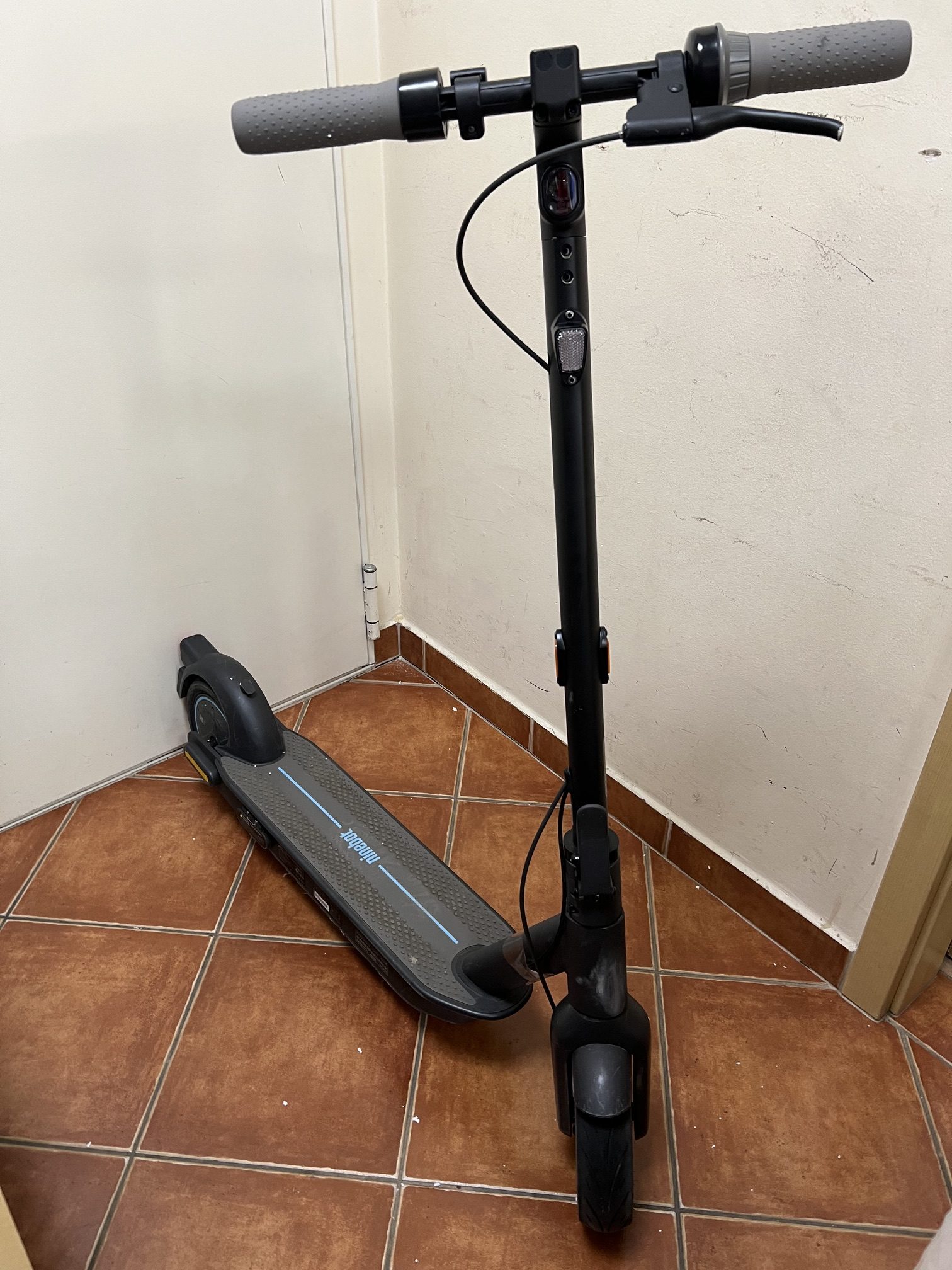 Segway Ninebot Max G30D II elektromos roller 1890km / 30km/h, kiemelt kép
