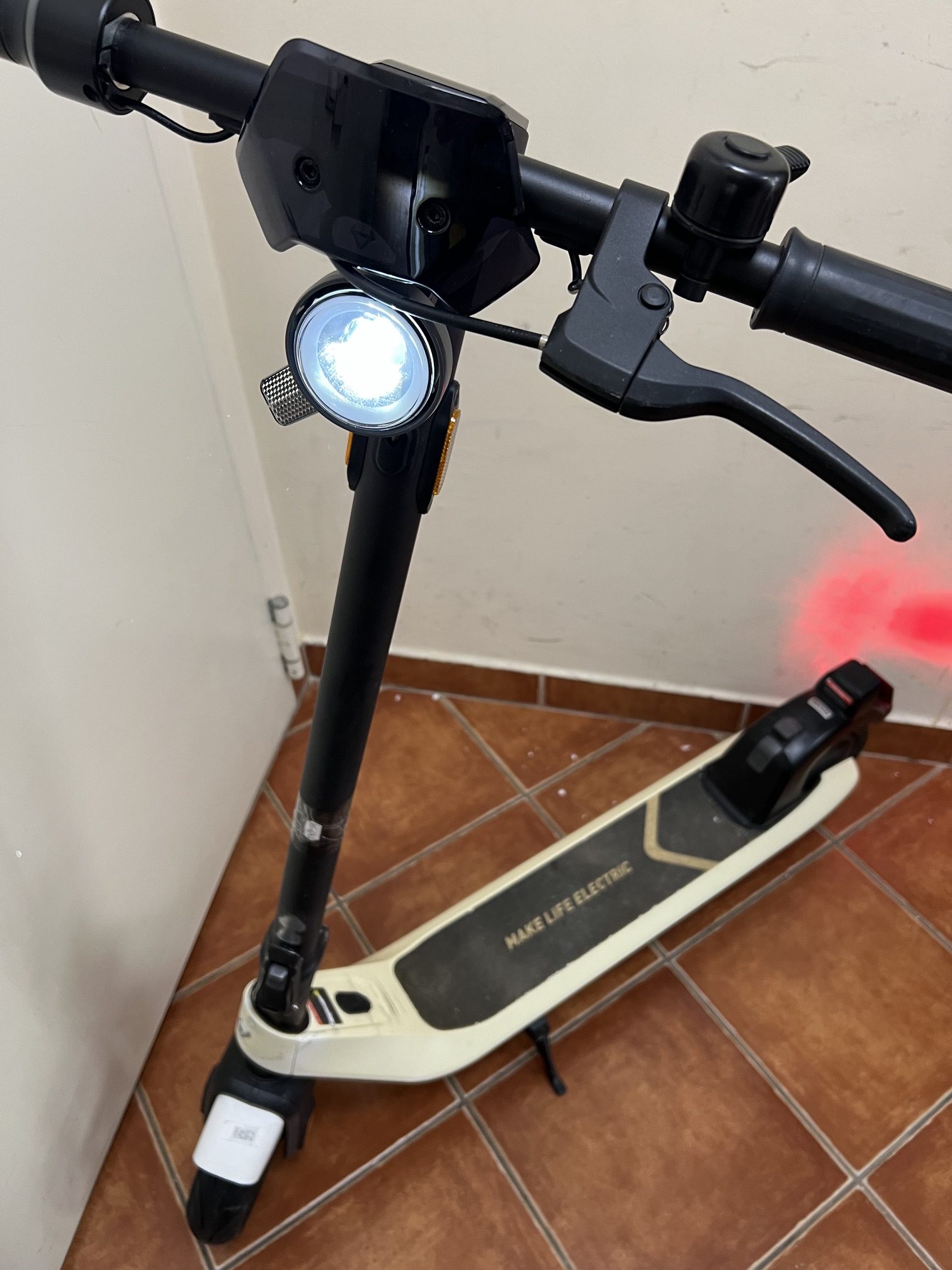 NIU KQI2 elektromos roller, kiemelt kép