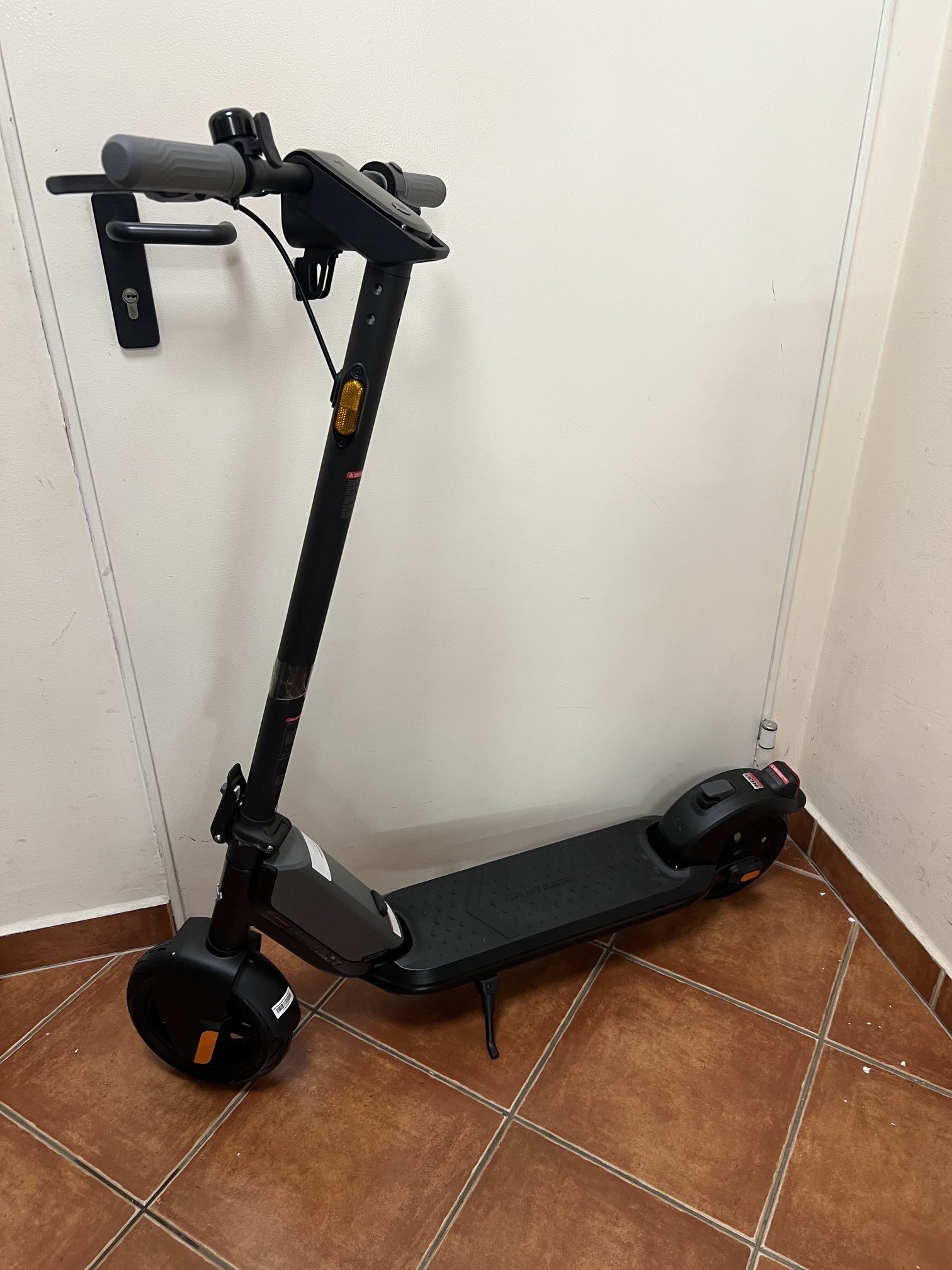 Niu KQI1 Pro elektromos roller 22km/h, kiemelt kép