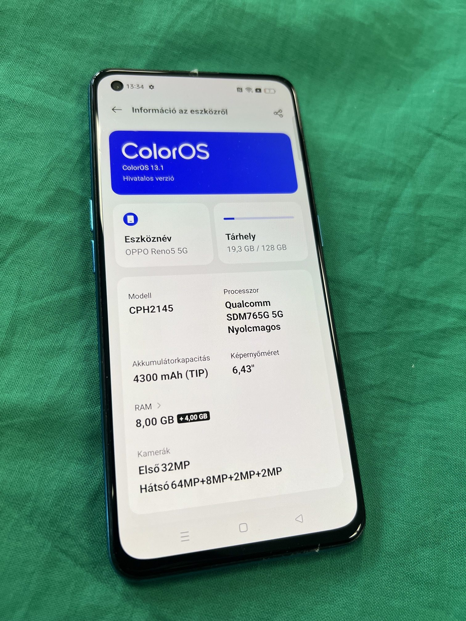 Oppo Reno5 5G mobiltelefon, kiemelt kép
