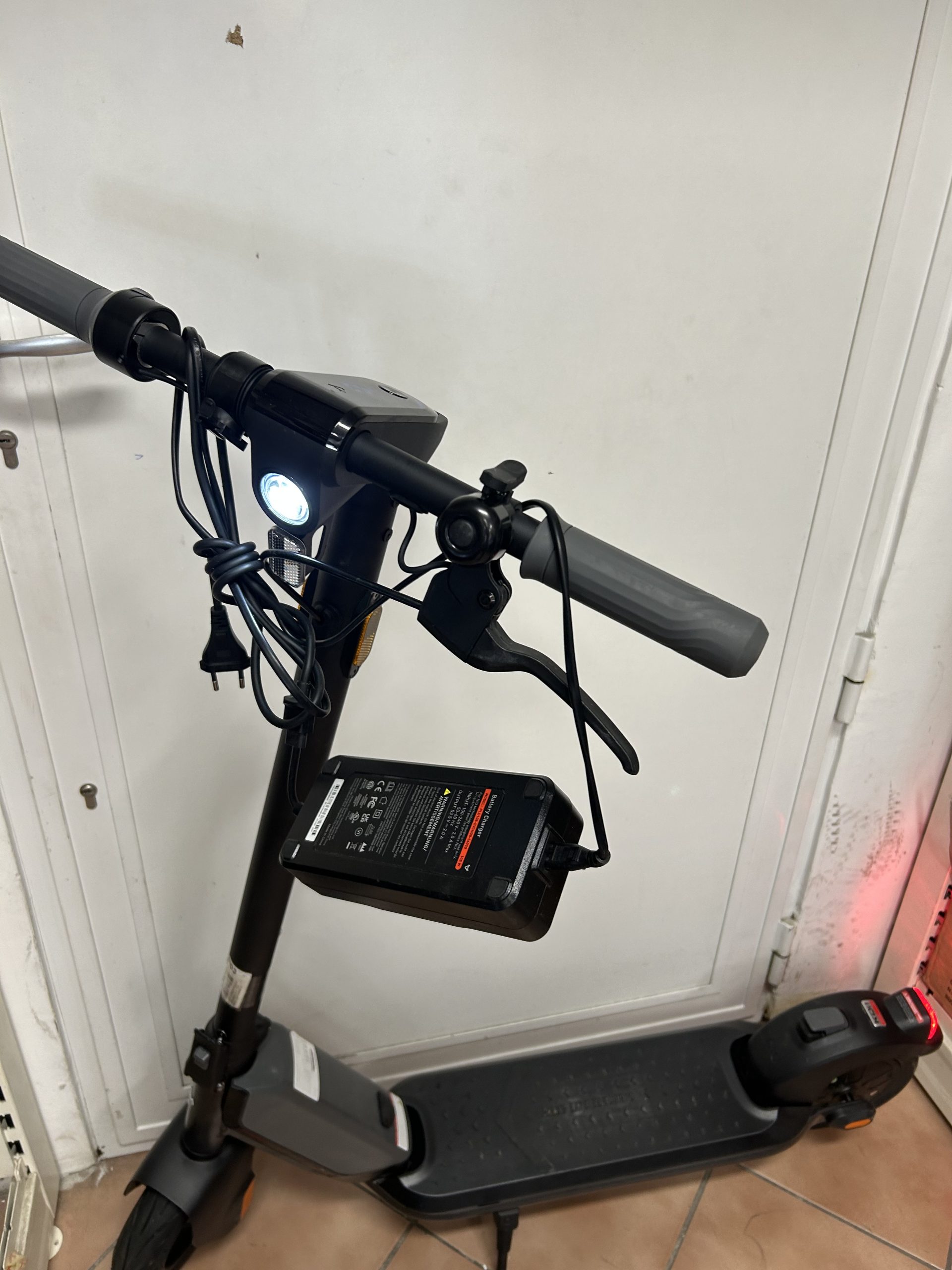 NIU KQi1 Pro elektromos roller 20 km/h, kiemelt kép