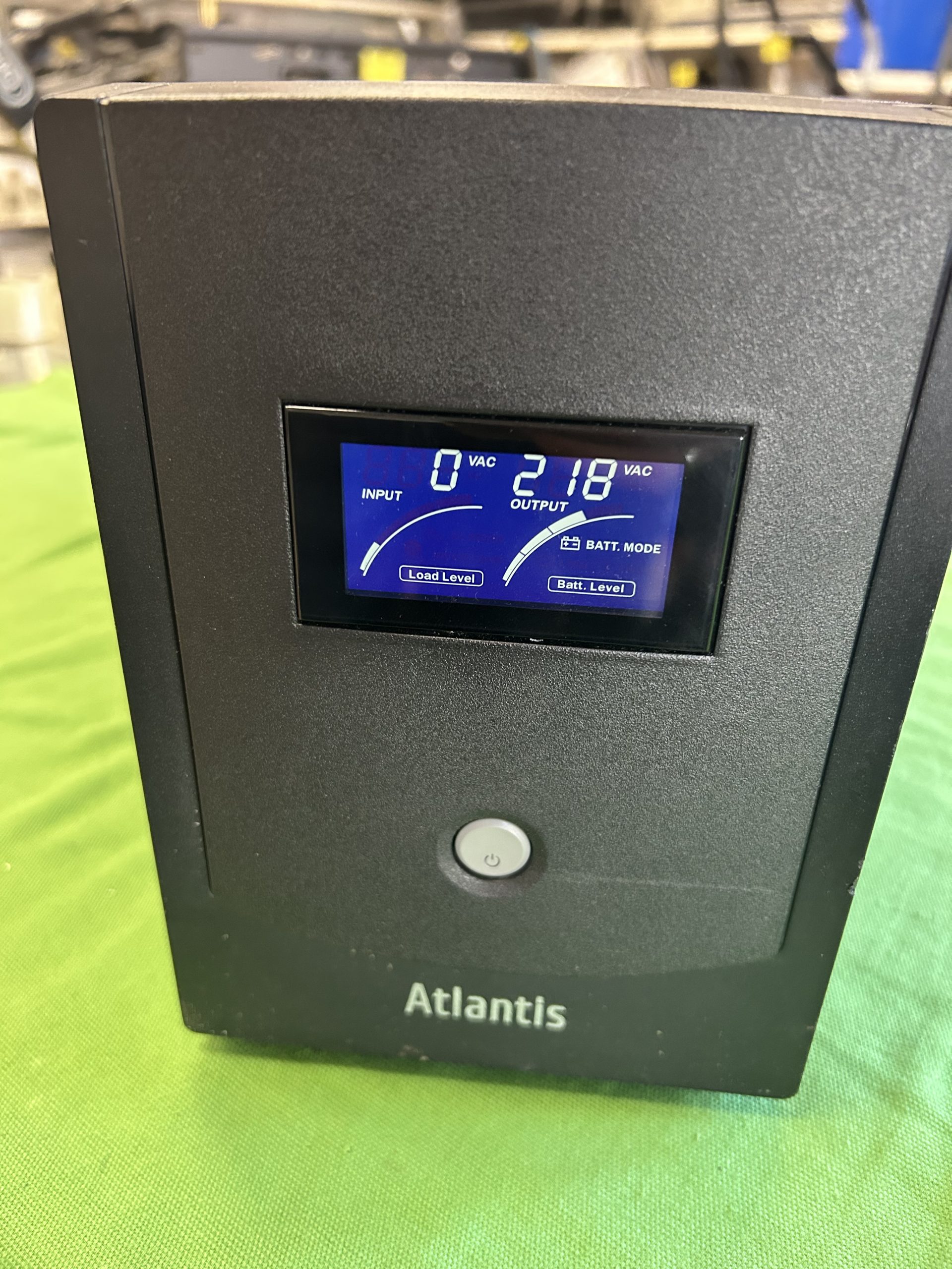Atlantis Land HostPower 3002 tiszta szinuszos kimenetű szünetmentes tápegység, kiemelt kép