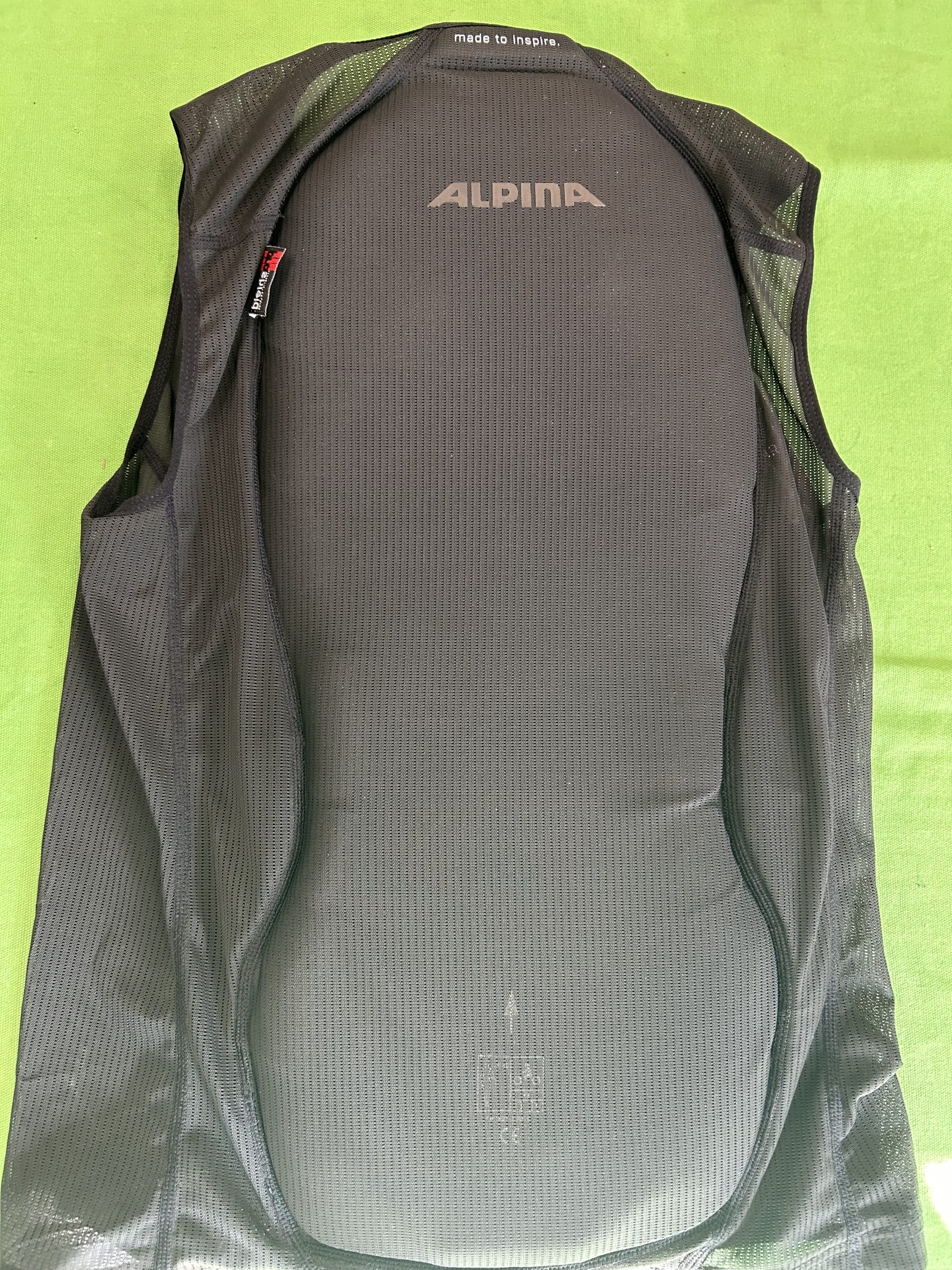 Alpina 36-40 hátprotektoros mellény, kiemelt kép