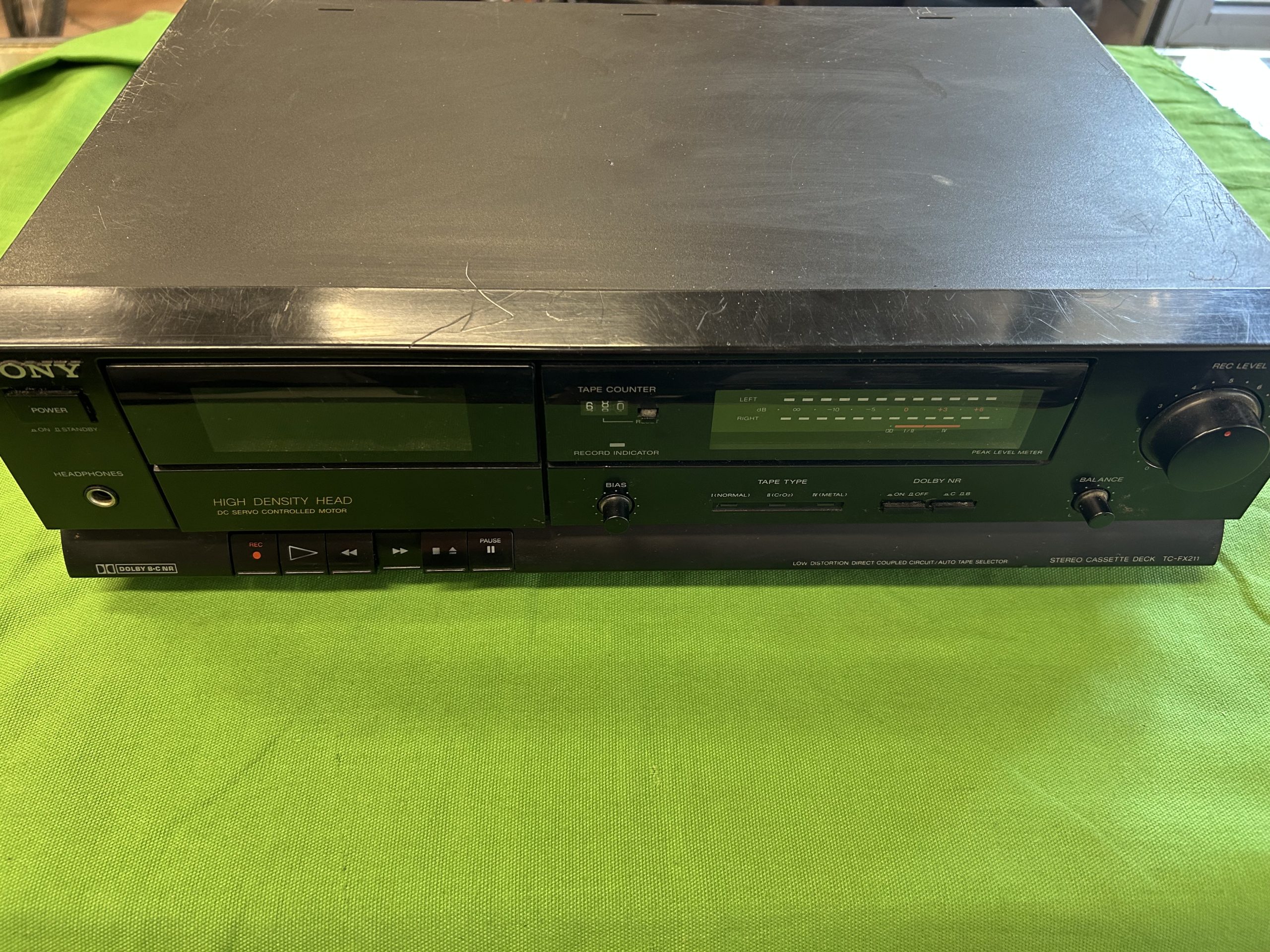 SONY TC FX211 kazetta deck, kiemelt kép