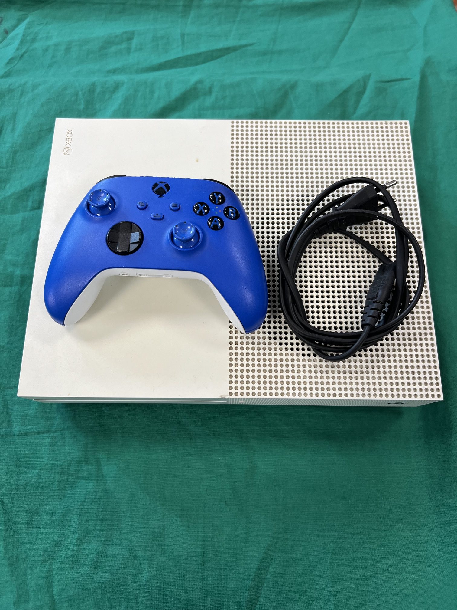 Xbox One S játékkonzol, kiemelt kép