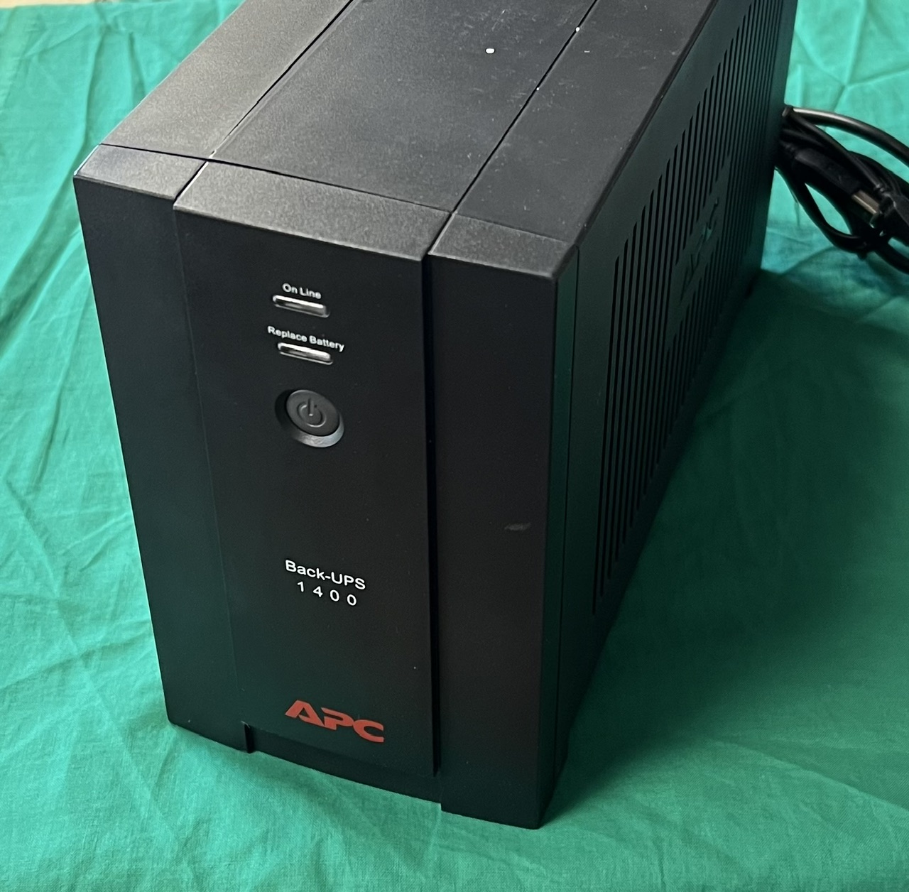 APC 1400 Szünetmentes tápegység, kiemelt kép