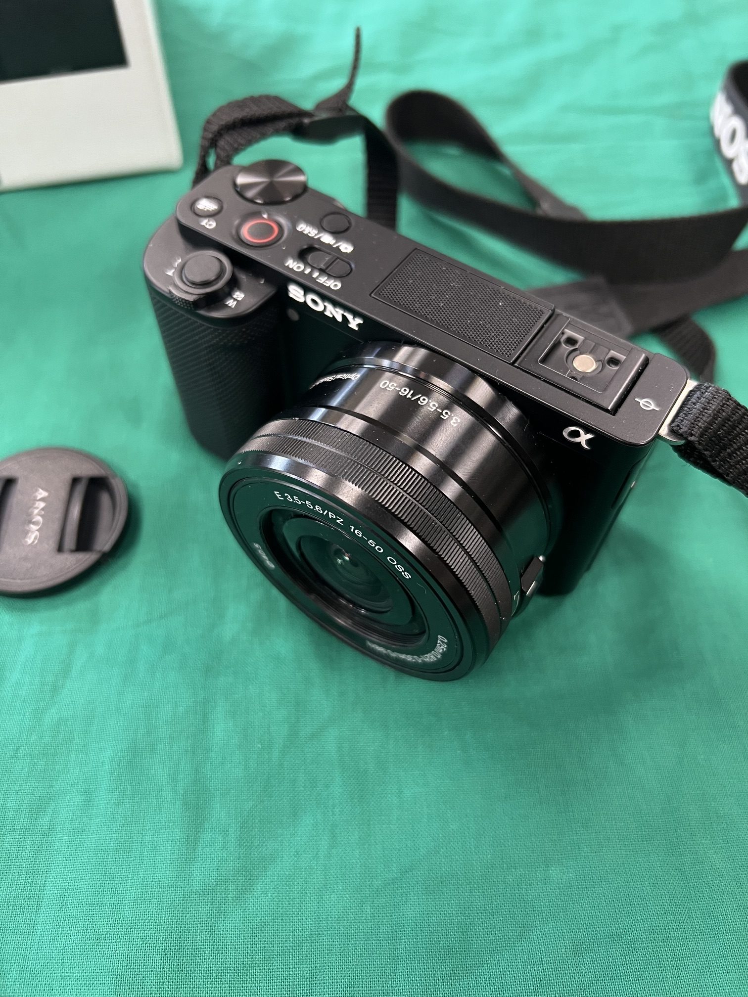 Sony Alpha ZV-E10 + 16-50 mm f/3.5-5.6 digitális fényképezőgép kit, kiemelt kép