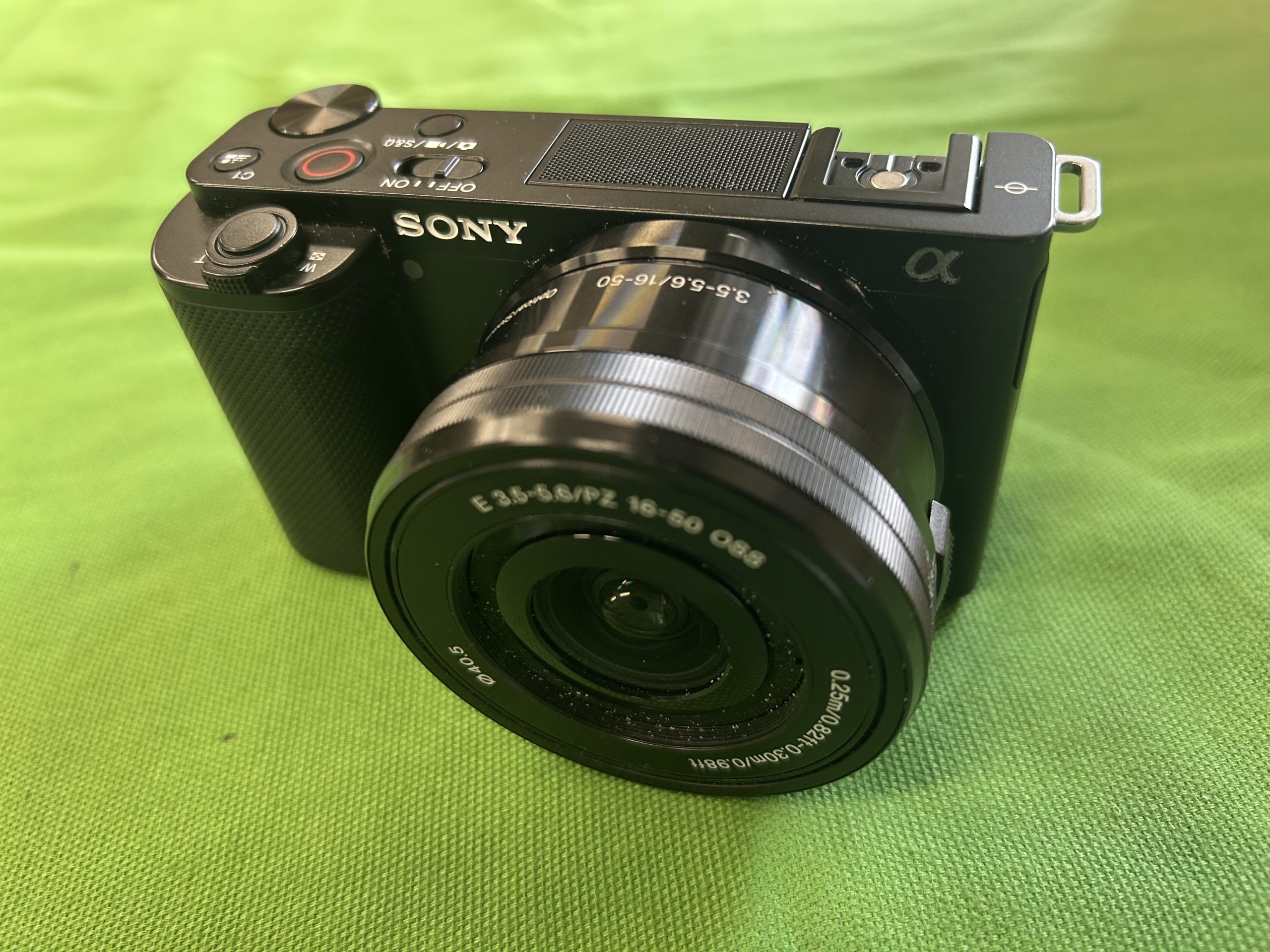 GYÁRI GARANCIÁVAL! Sony Alpha ZV-E10L 24 Mpx 4K digitális fényképezőgép, kiemelt kép