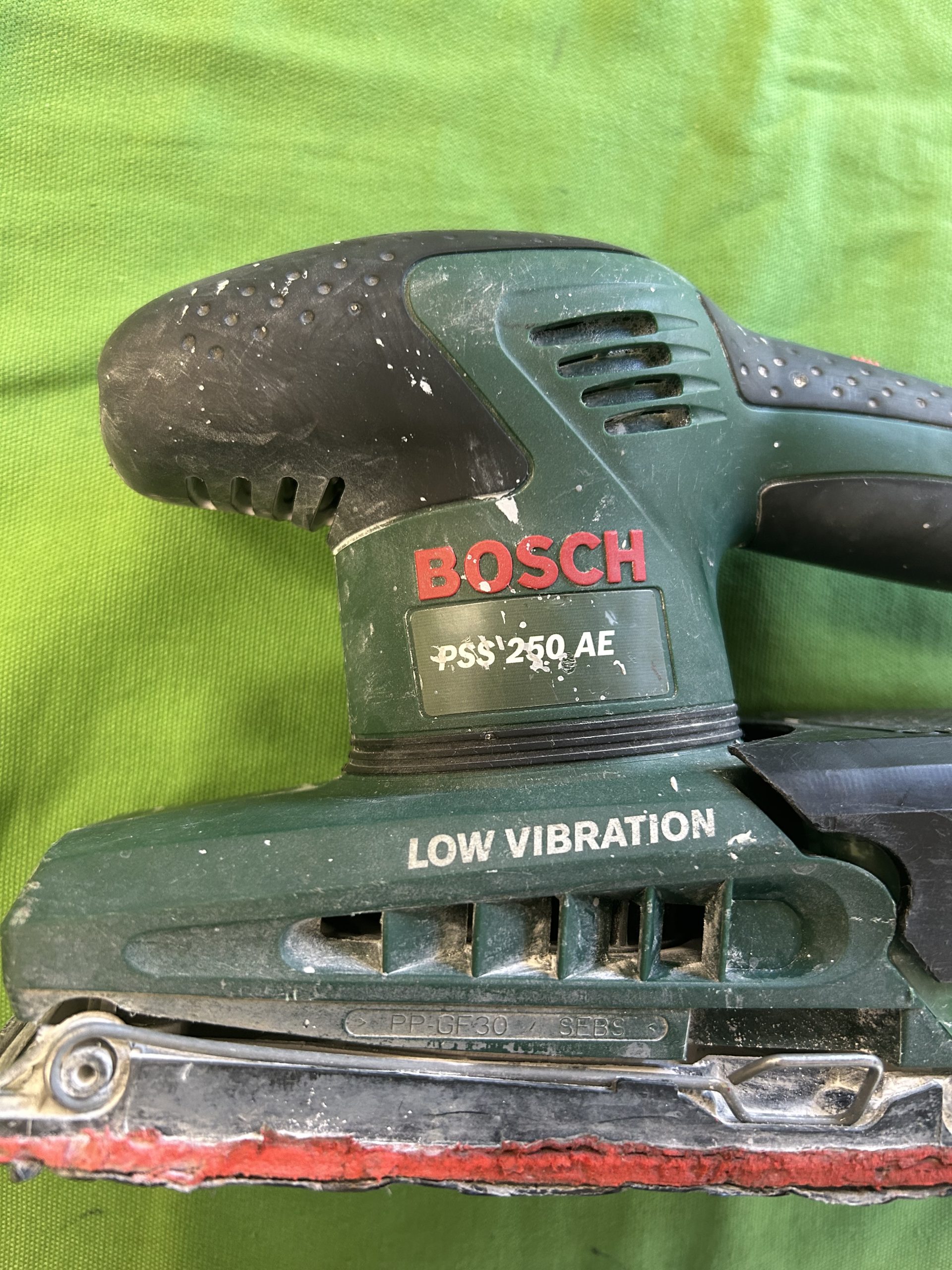 Bosch rezgőcsiszoló PSS 250 AE, kiemelt kép