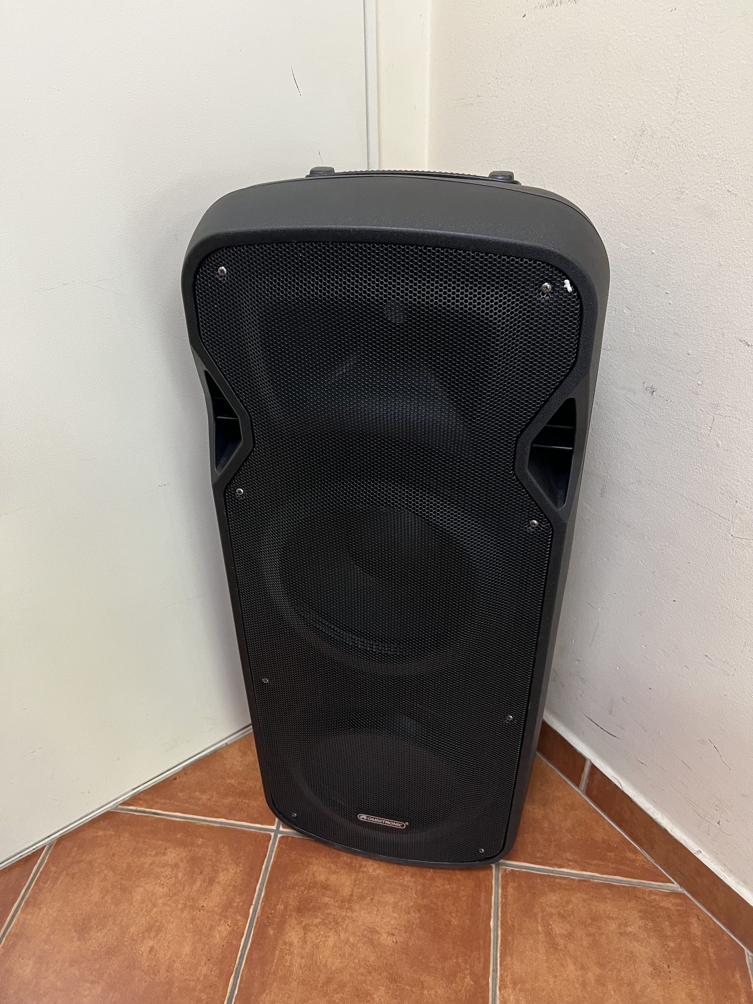 Új Omnitronic VFM-2212 passzív hangfal, kiemelt kép