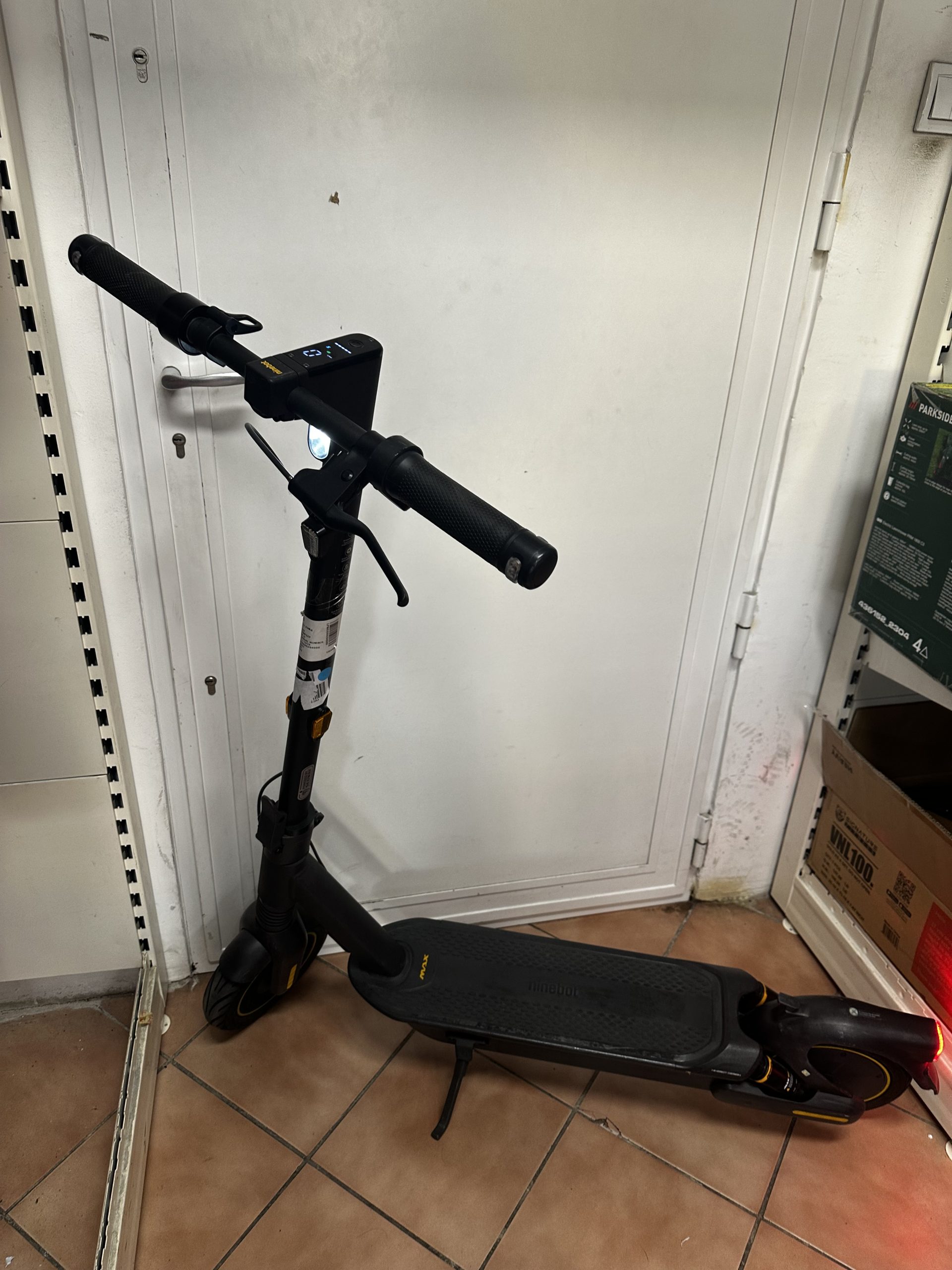 Segway KickScooter MAX G2 elektromos roller 32 km/h, kiemelt kép